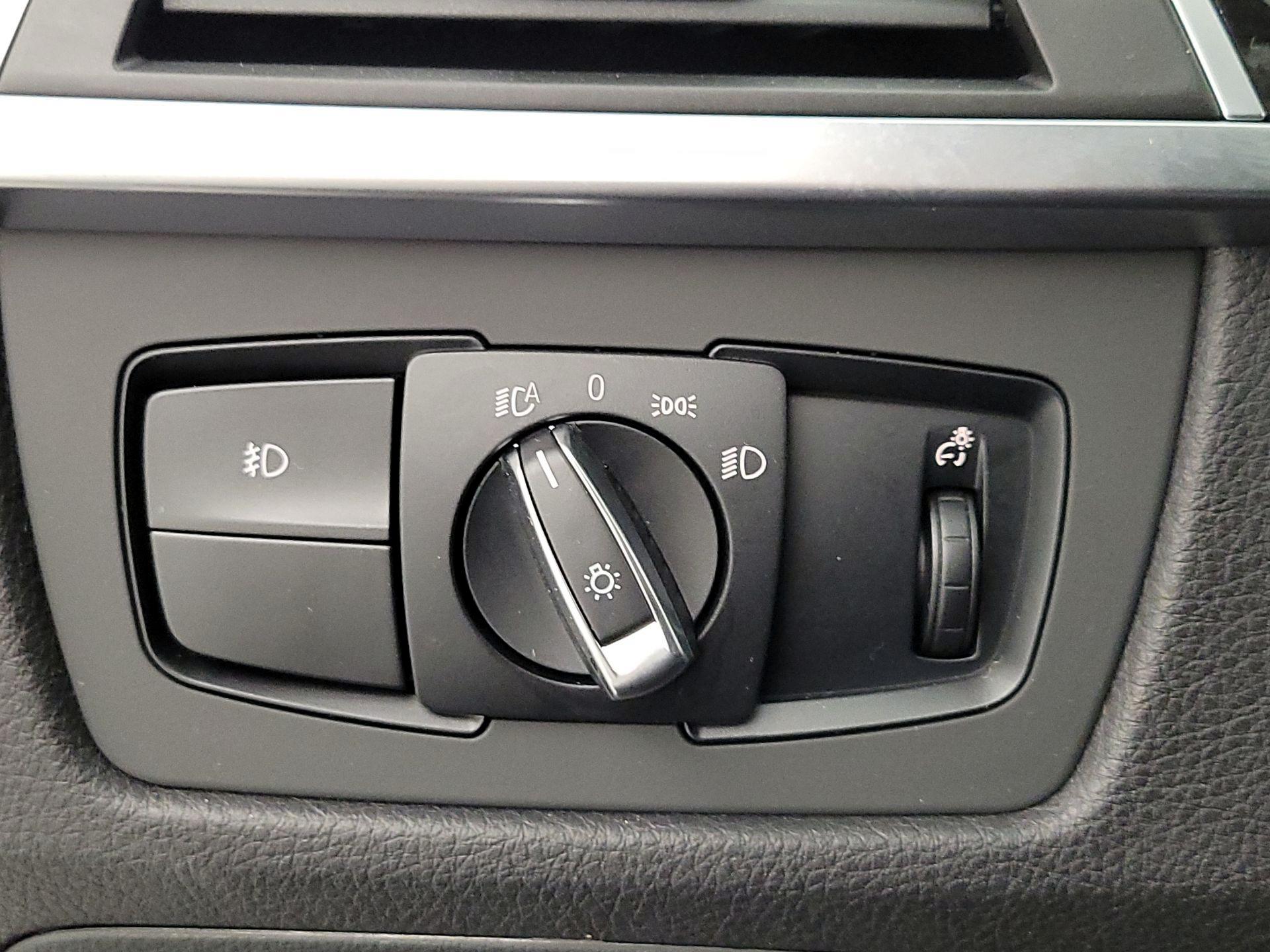 Thumbnail: 2016 BMW 3 Series - 13