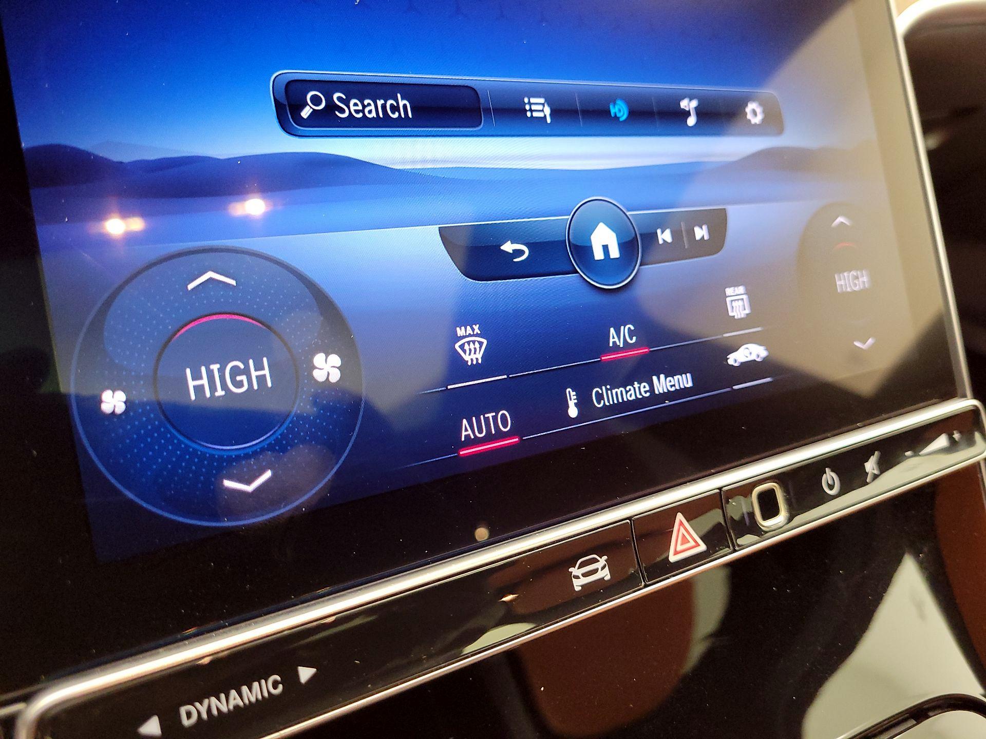 Thumbnail: 2023 Mercedes-Benz C-Class - 16