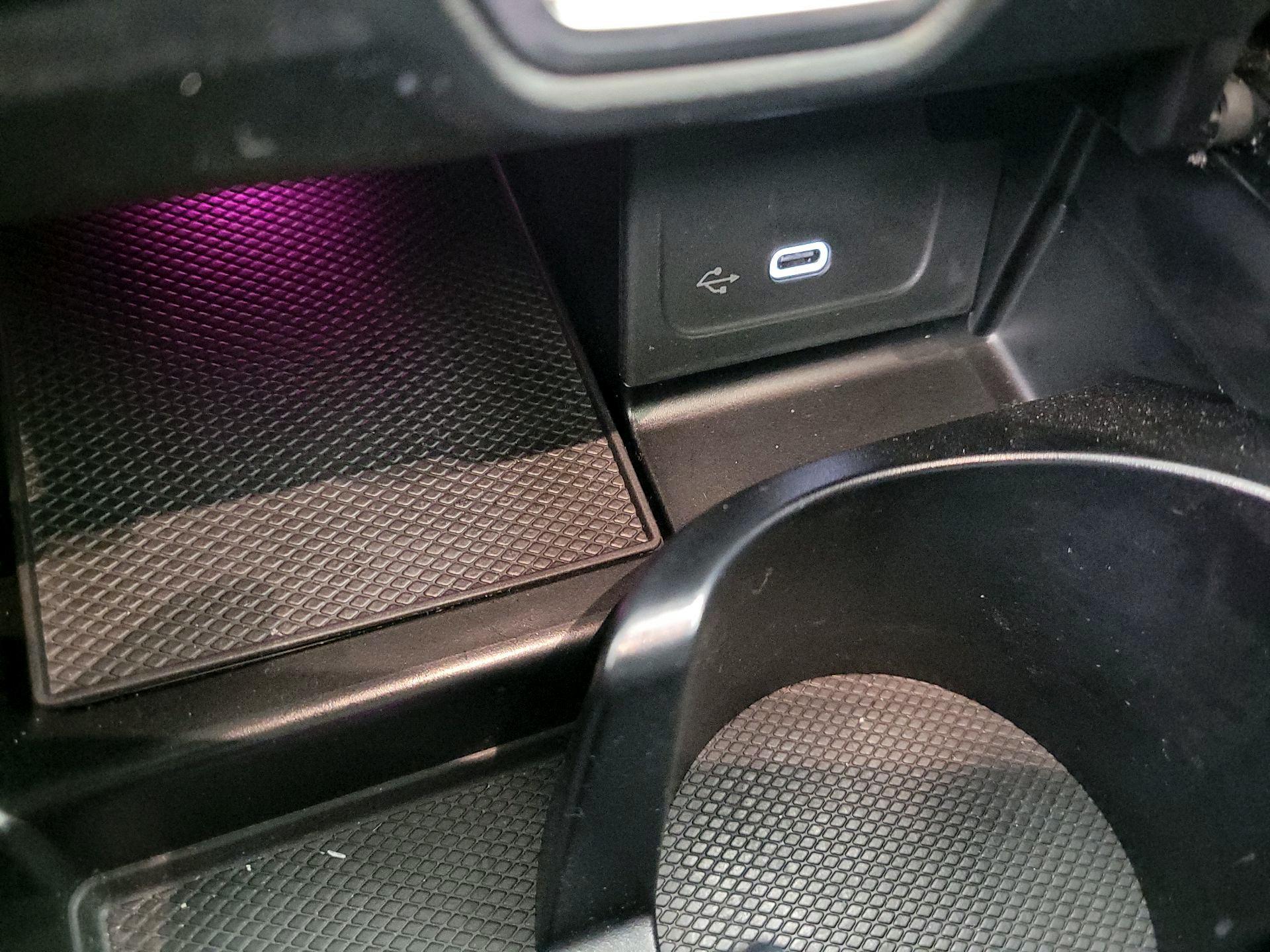 Thumbnail: 2023 Mercedes-Benz C-Class - 18