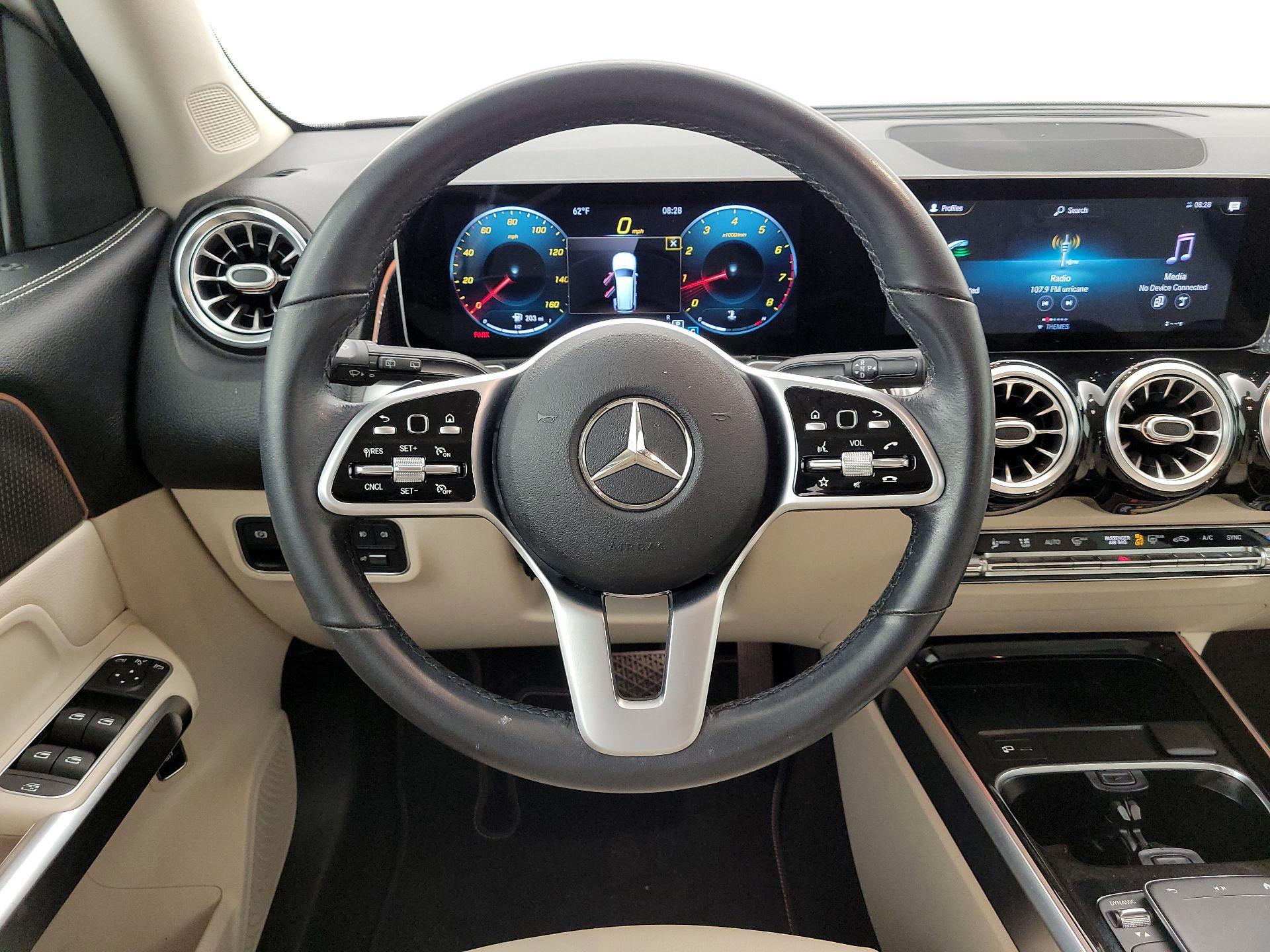 Thumbnail: 2021 Mercedes-Benz GLB - 10