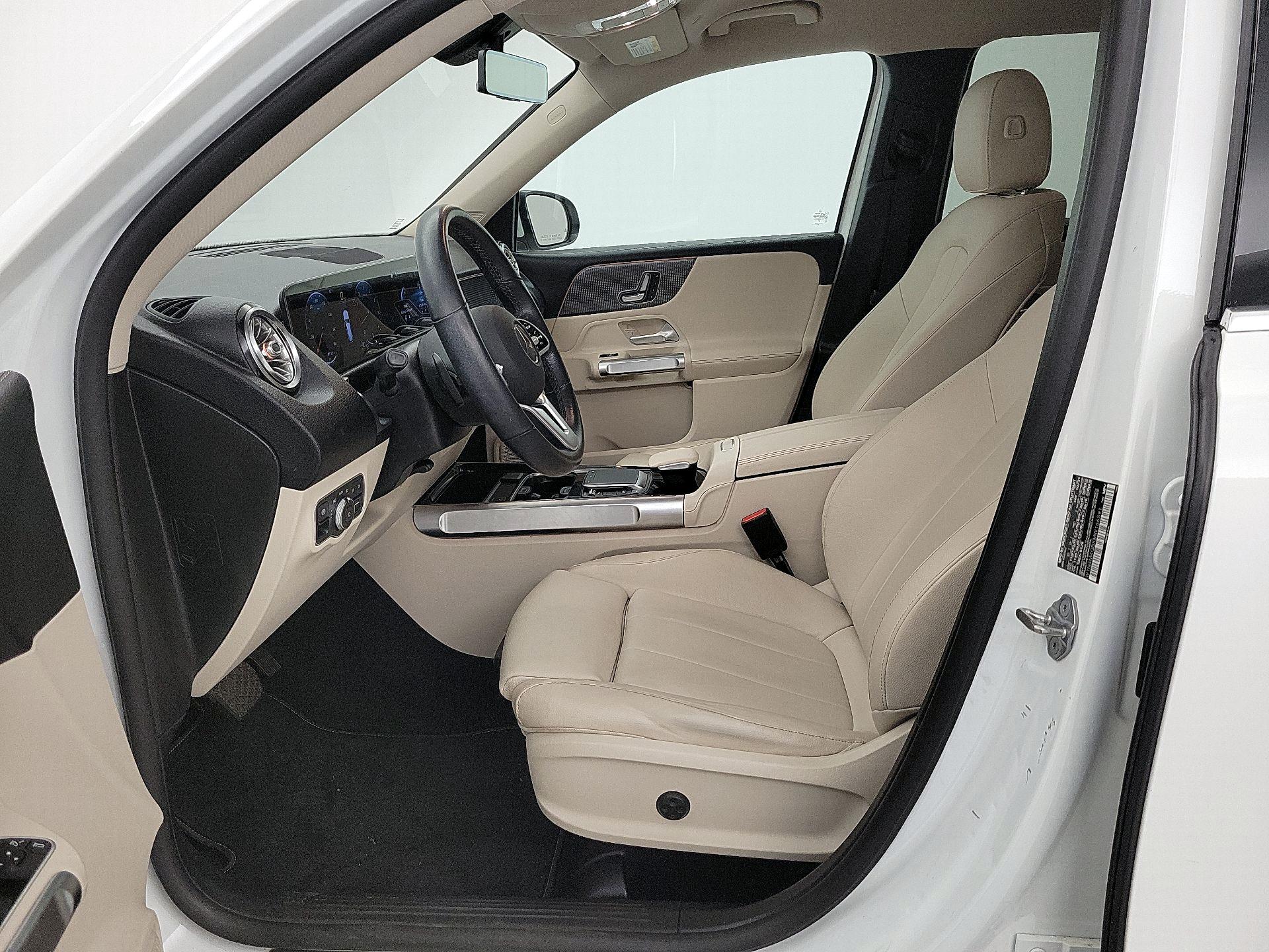 Thumbnail: 2021 Mercedes-Benz GLB - 11