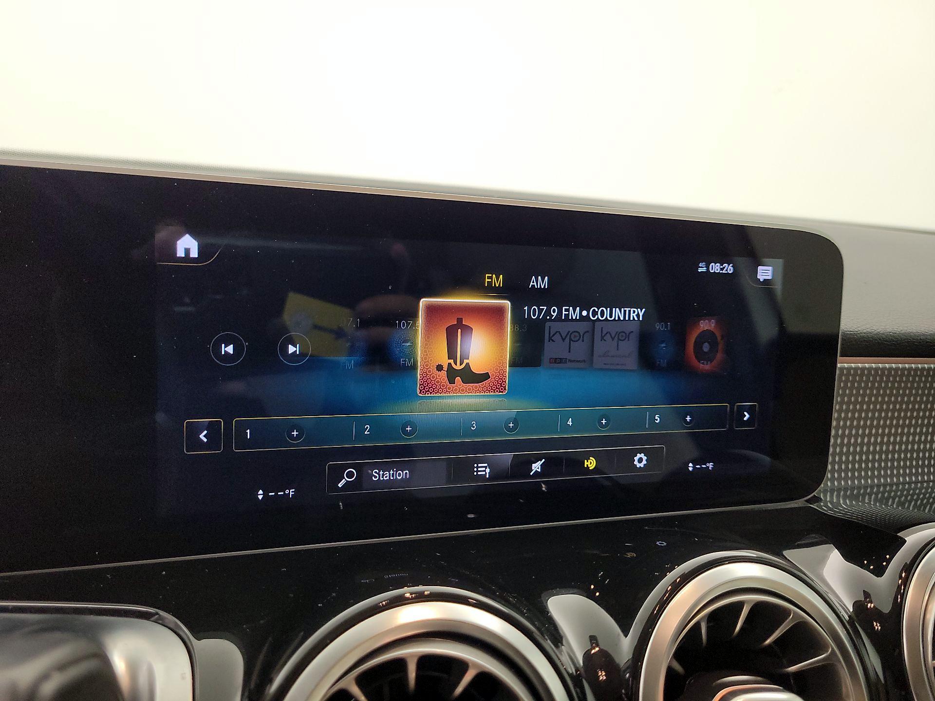 Thumbnail: 2021 Mercedes-Benz GLB - 15