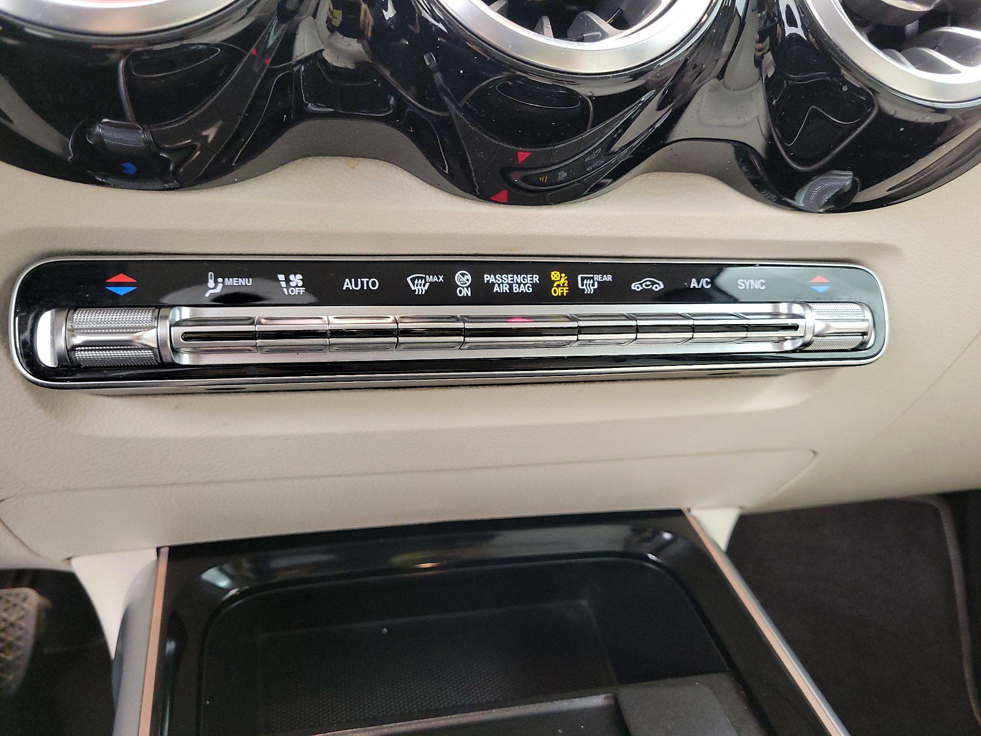 Thumbnail: 2021 Mercedes-Benz GLB - 16