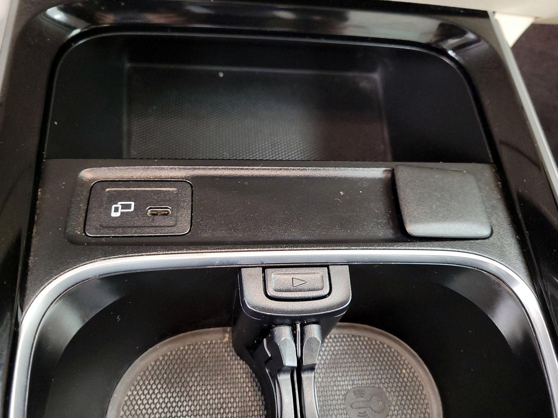 Thumbnail: 2021 Mercedes-Benz GLB - 18