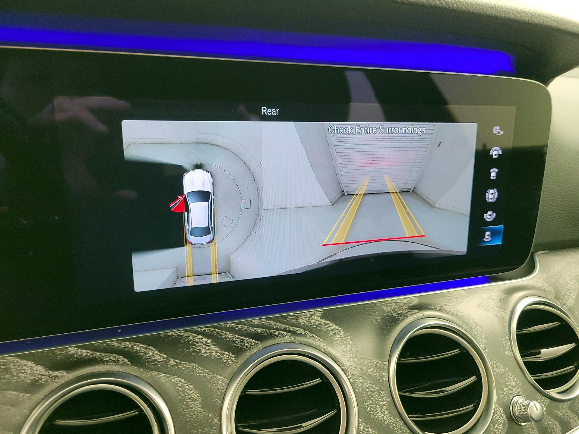 Thumbnail: 2021 Mercedes-Benz E-Class - 15