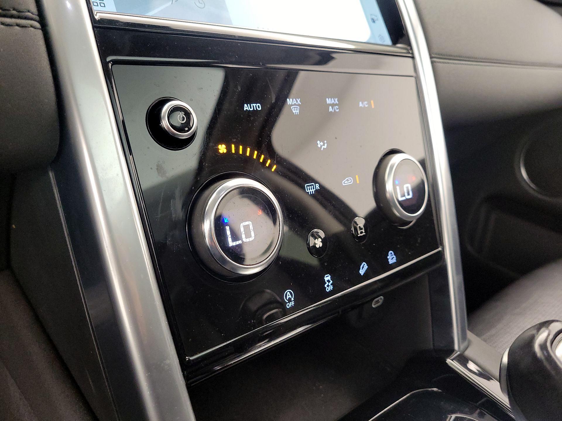 Thumbnail: 2021 Land Rover Discovery Sport - 17