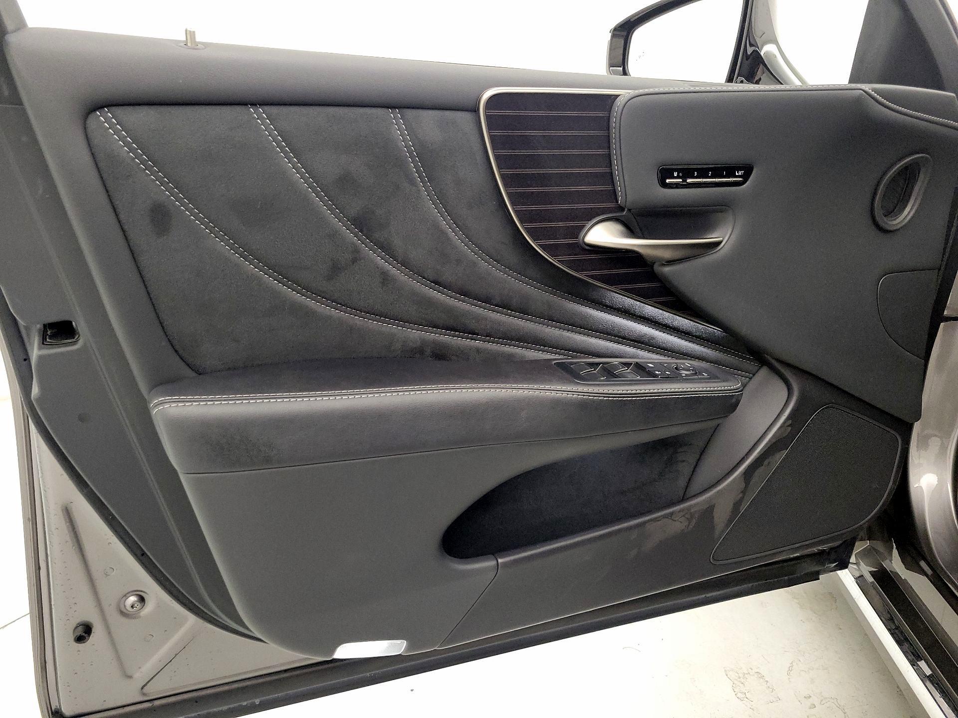 Thumbnail: 2020 Lexus LS - 12