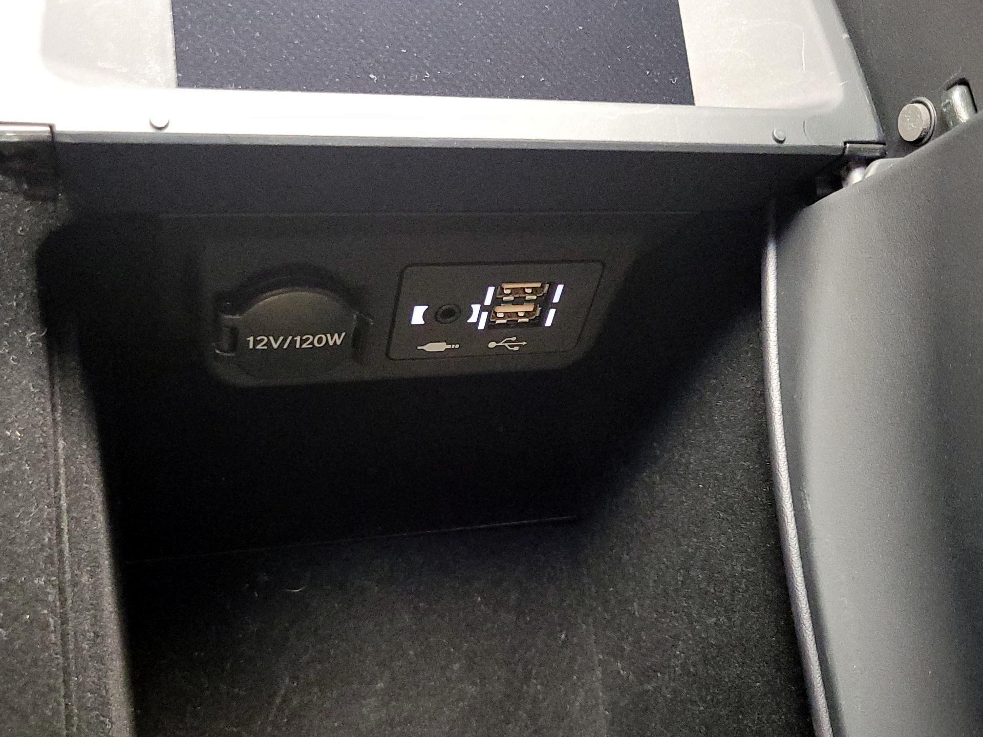 Thumbnail: 2020 Lexus LS - 19