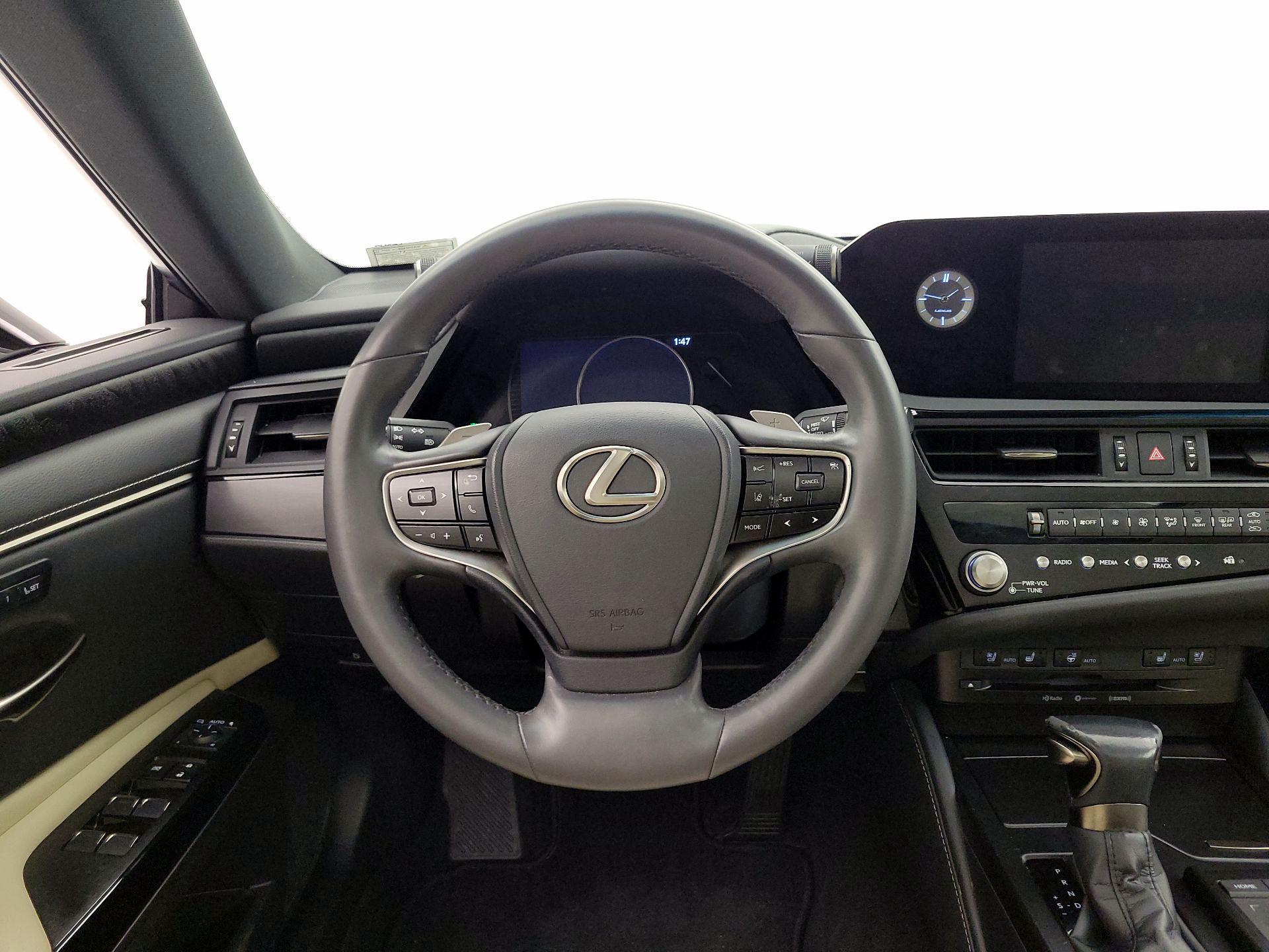 Thumbnail: 2022 Lexus ES - 10