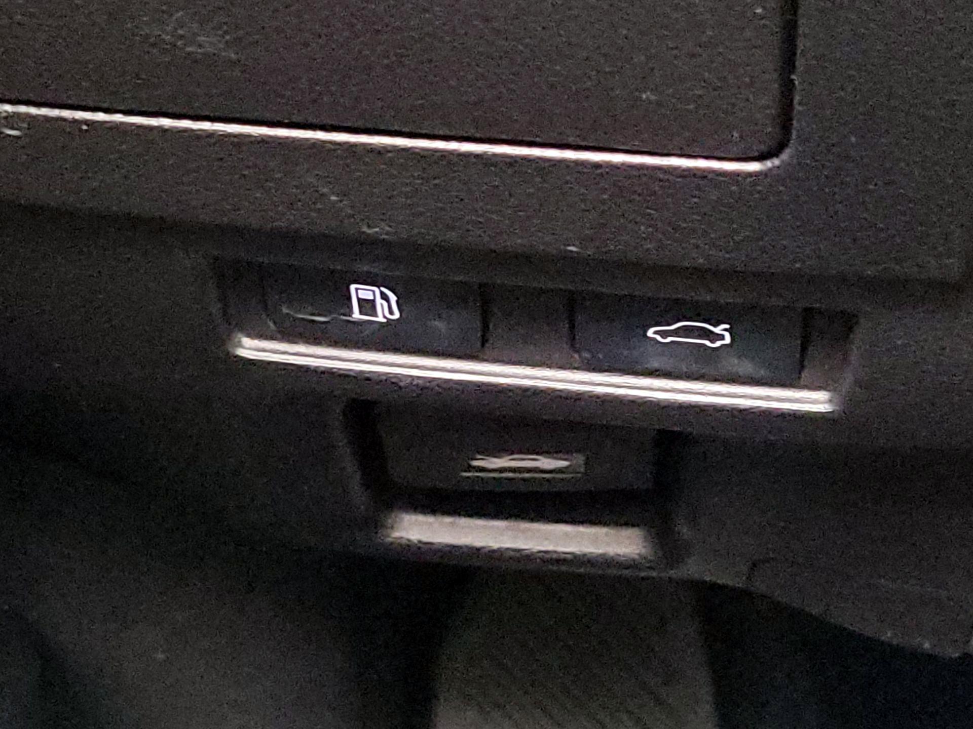 Thumbnail: 2022 Lexus ES - 13