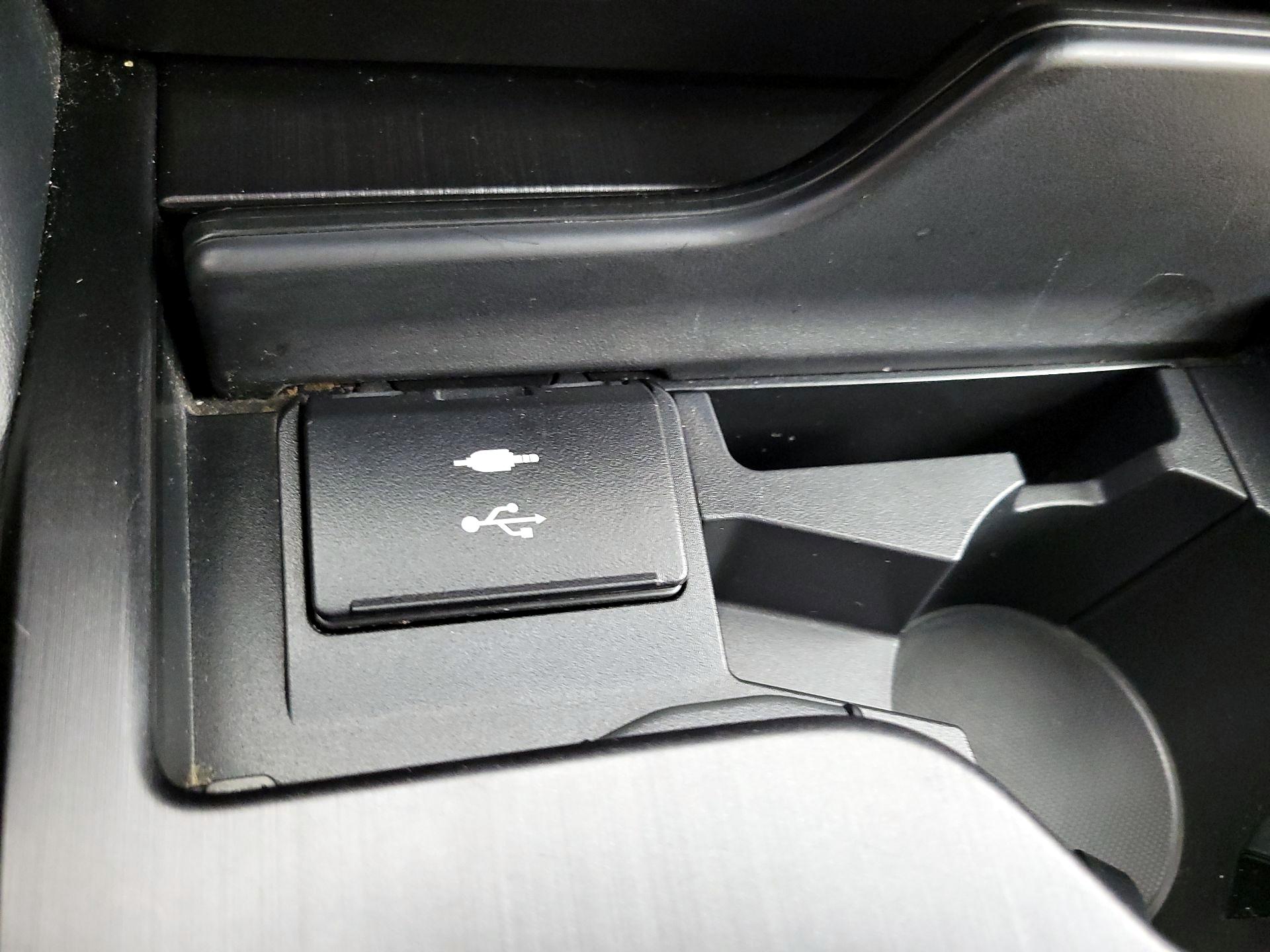 Thumbnail: 2022 Lexus ES - 18