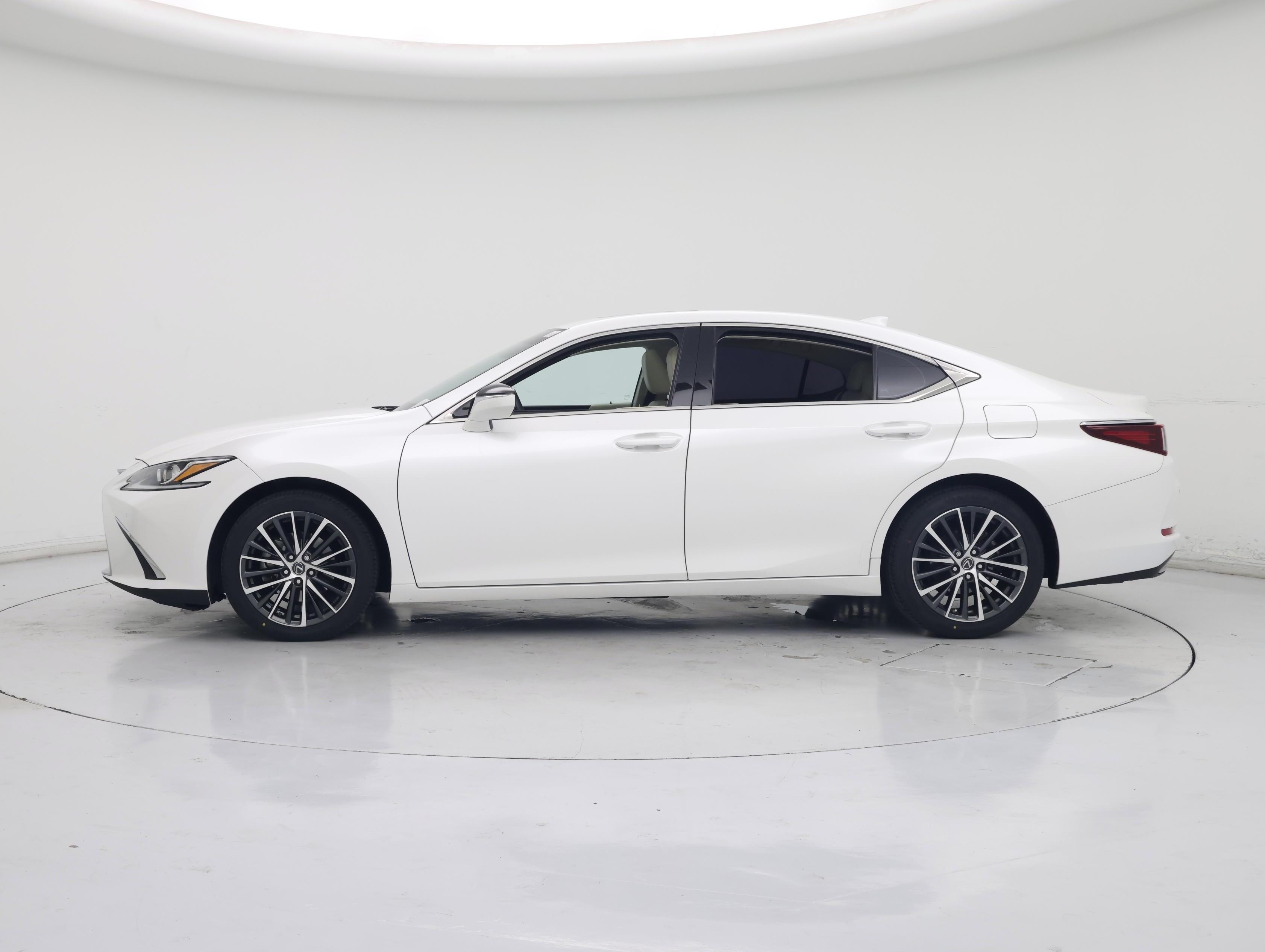 Thumbnail: 2022 Lexus ES - 3