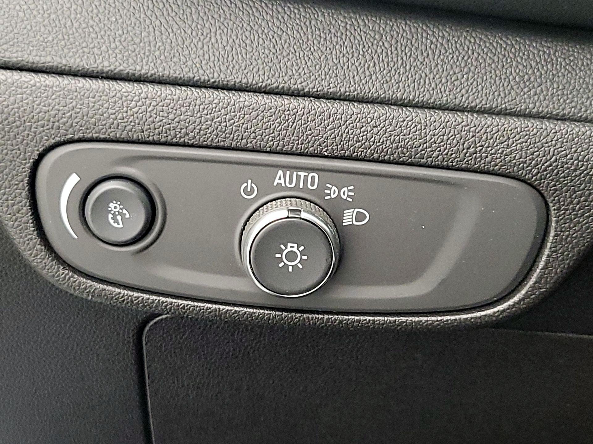 Thumbnail: 2022 Chevrolet Bolt EUV - 13