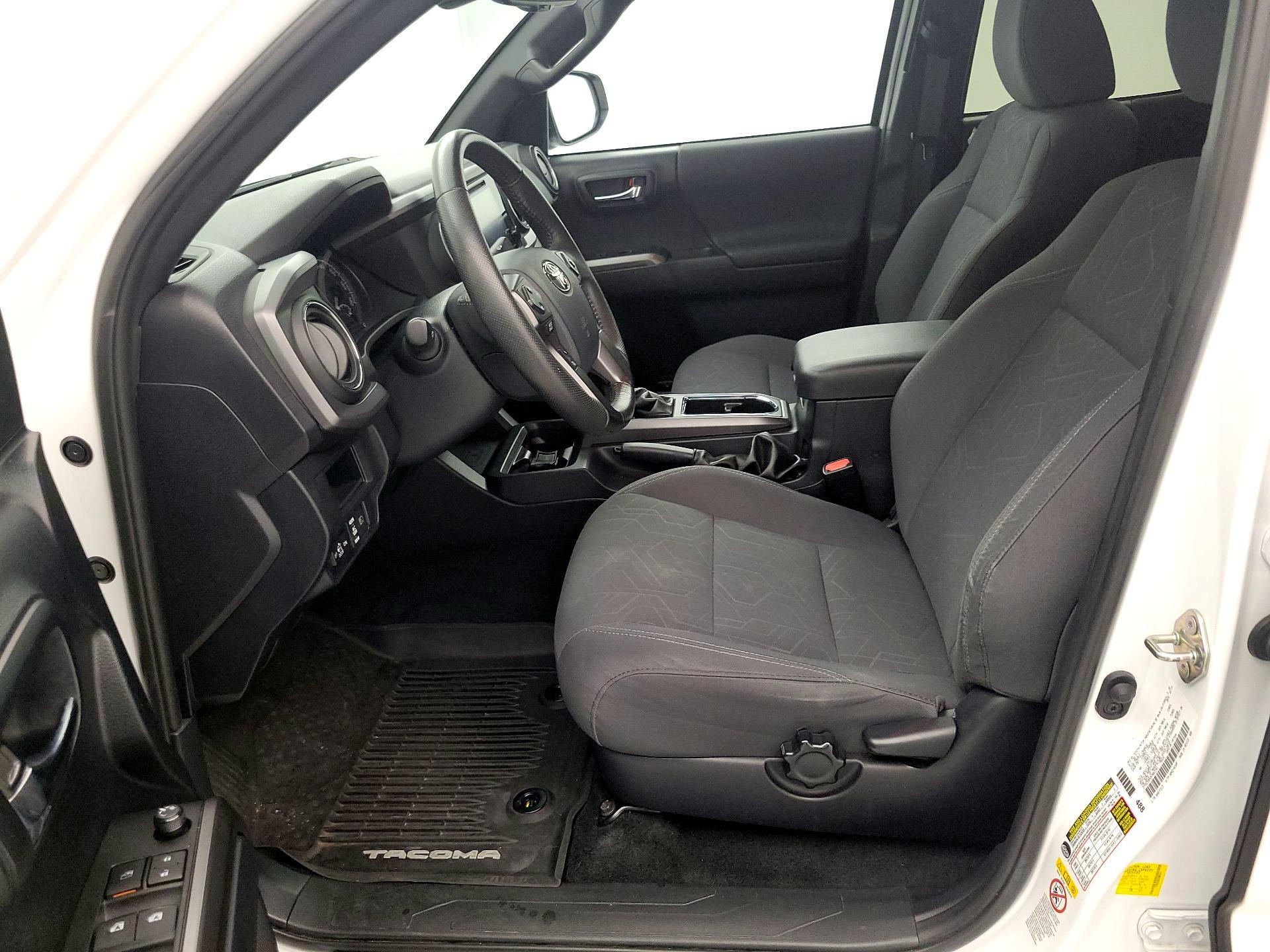 Thumbnail: 2019 Toyota Tacoma - 11