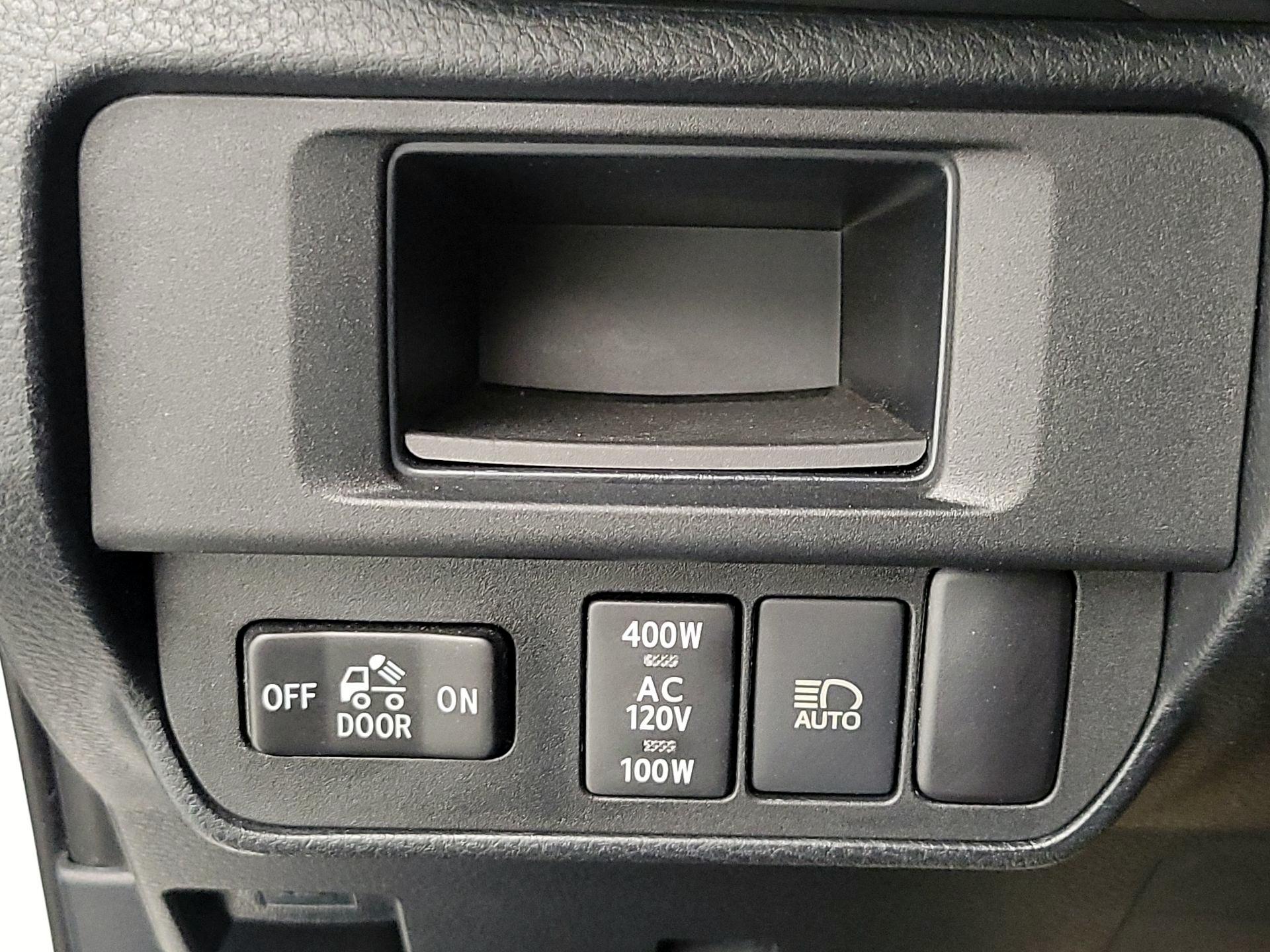 Thumbnail: 2019 Toyota Tacoma - 13