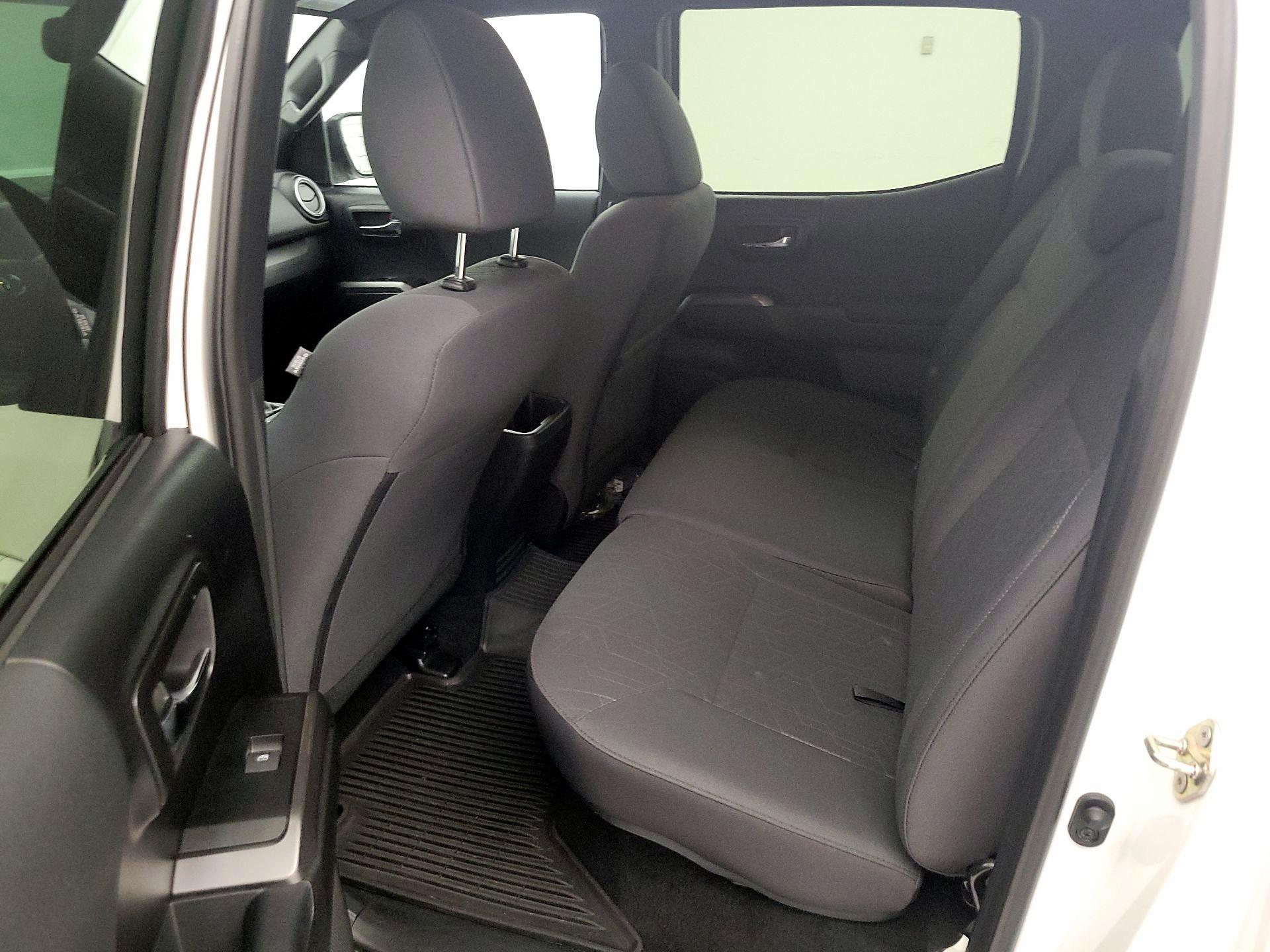 Thumbnail: 2019 Toyota Tacoma - 18