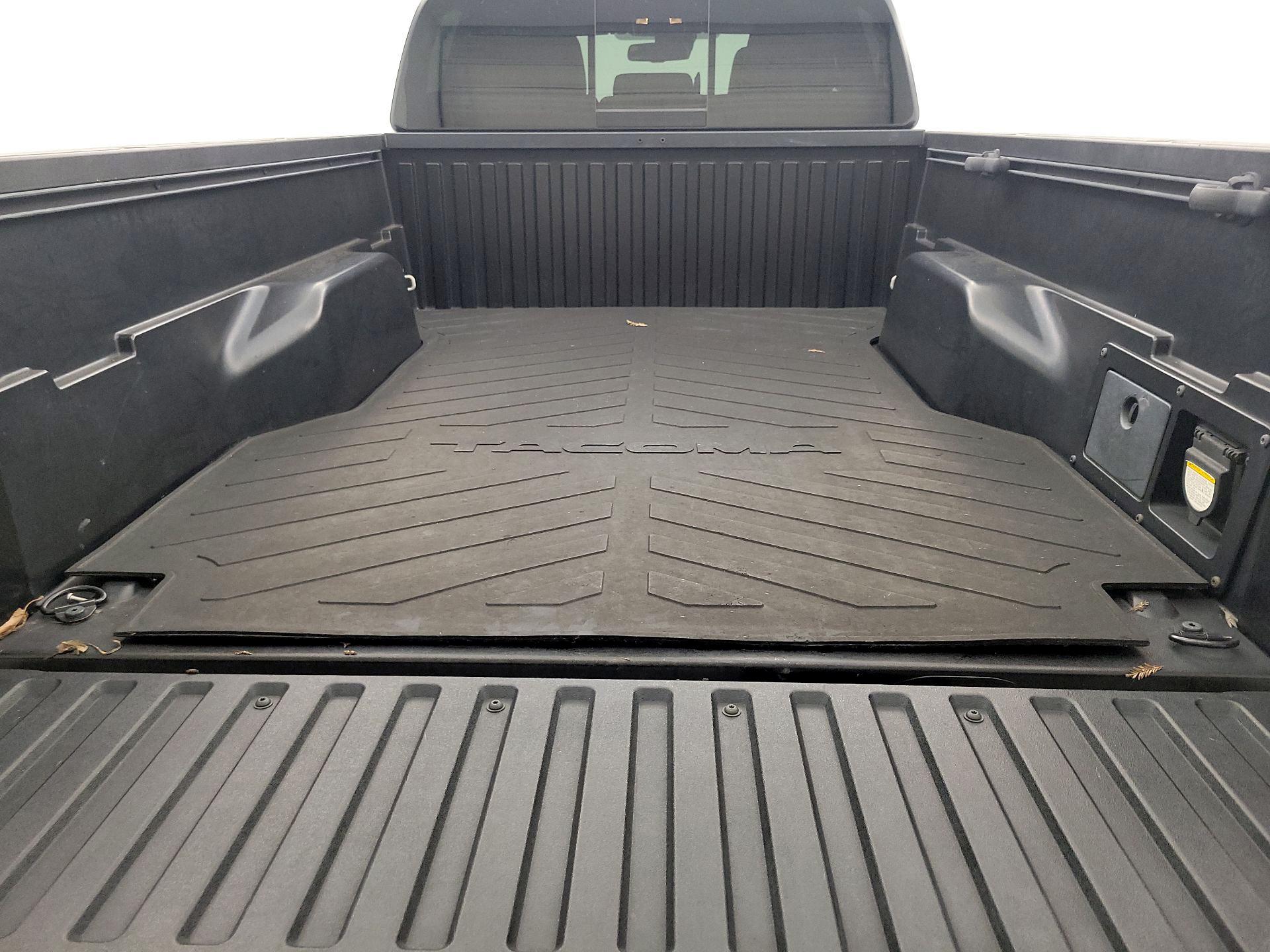 Thumbnail: 2019 Toyota Tacoma - 19