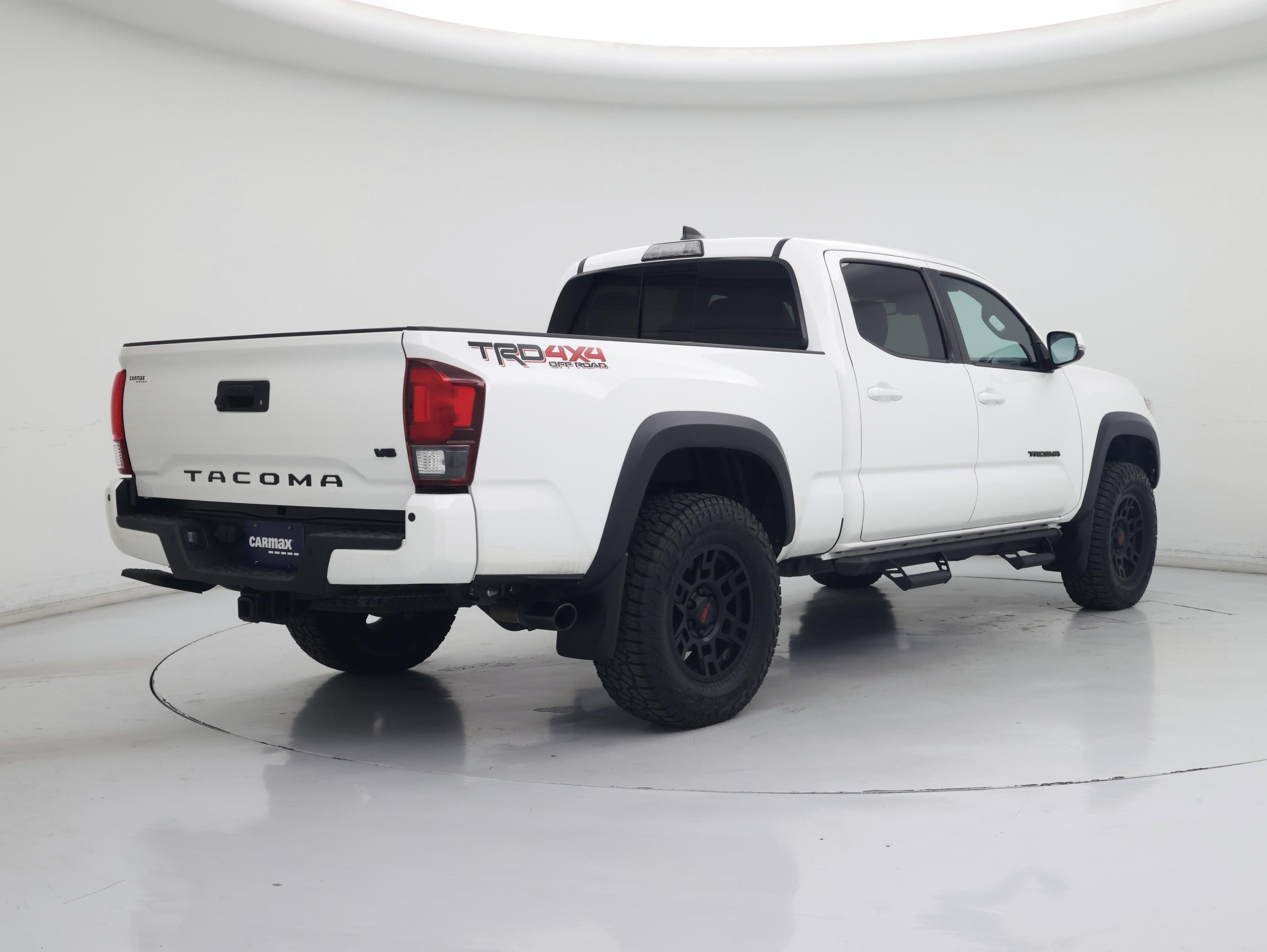 Thumbnail: 2019 Toyota Tacoma - 8