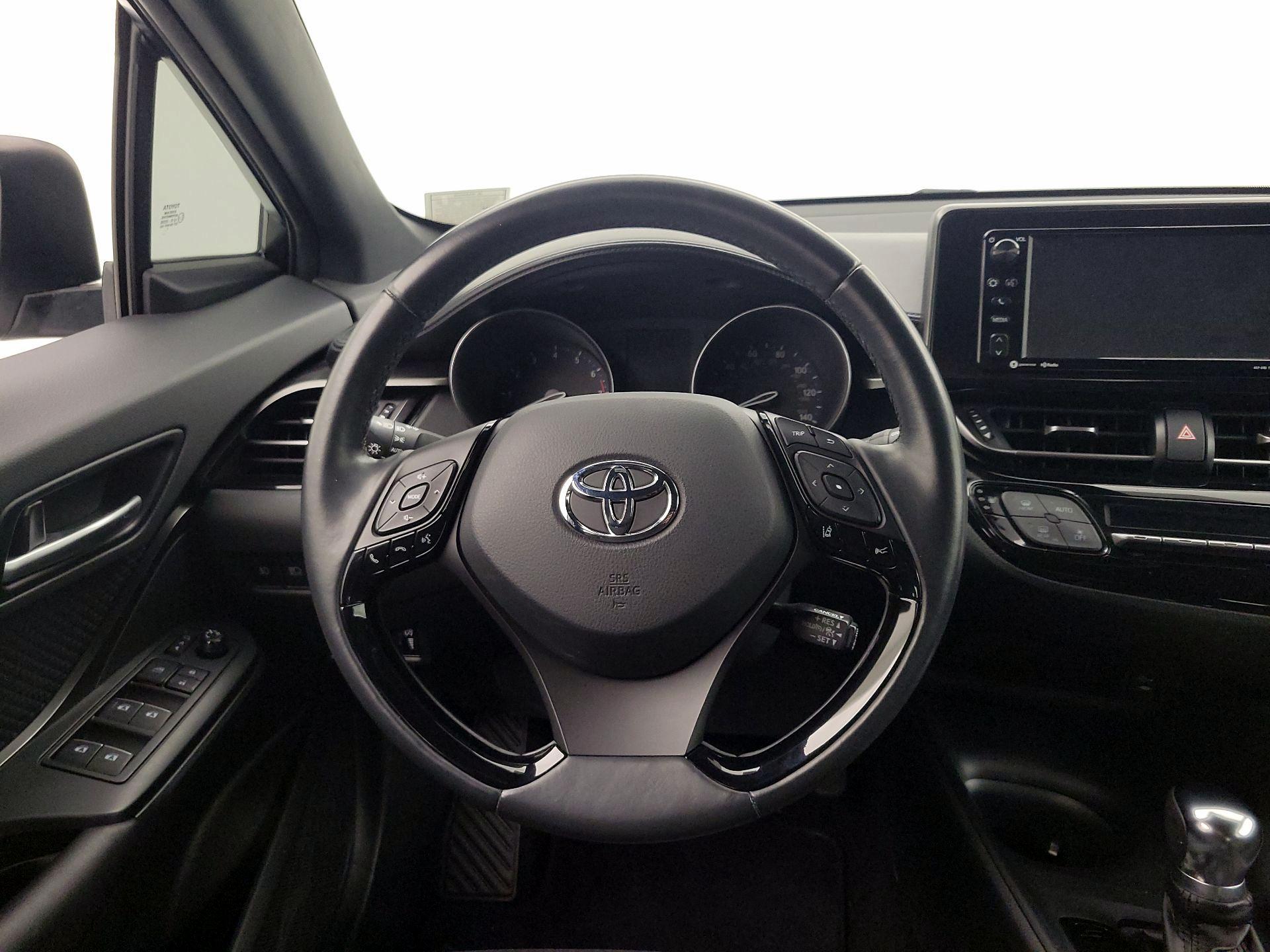 Thumbnail: 2018 Toyota C-HR - 10