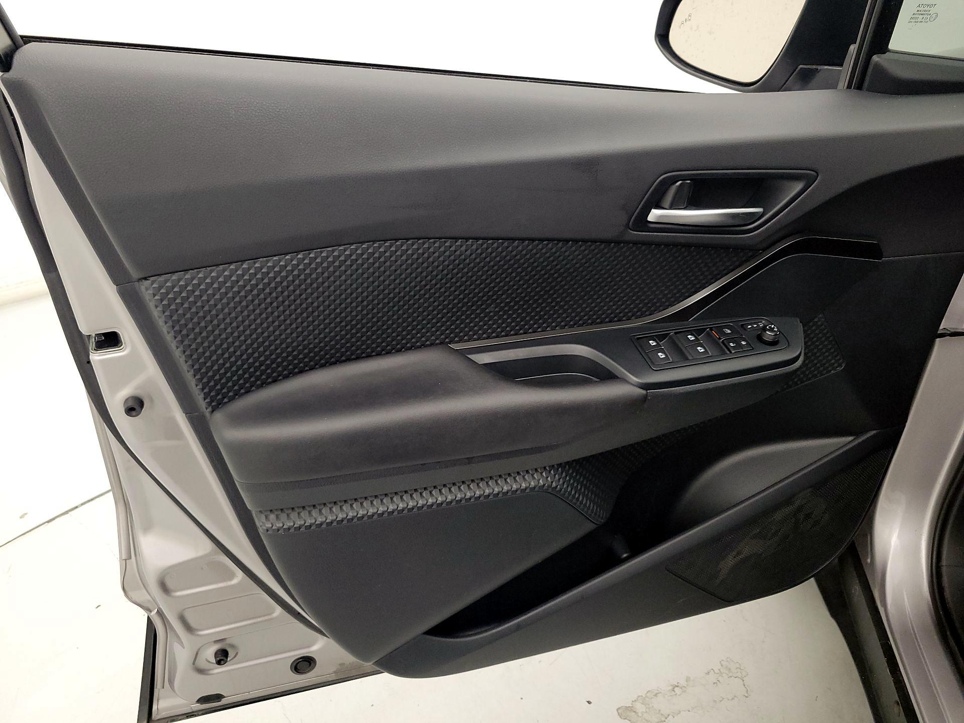 Thumbnail: 2018 Toyota C-HR - 12