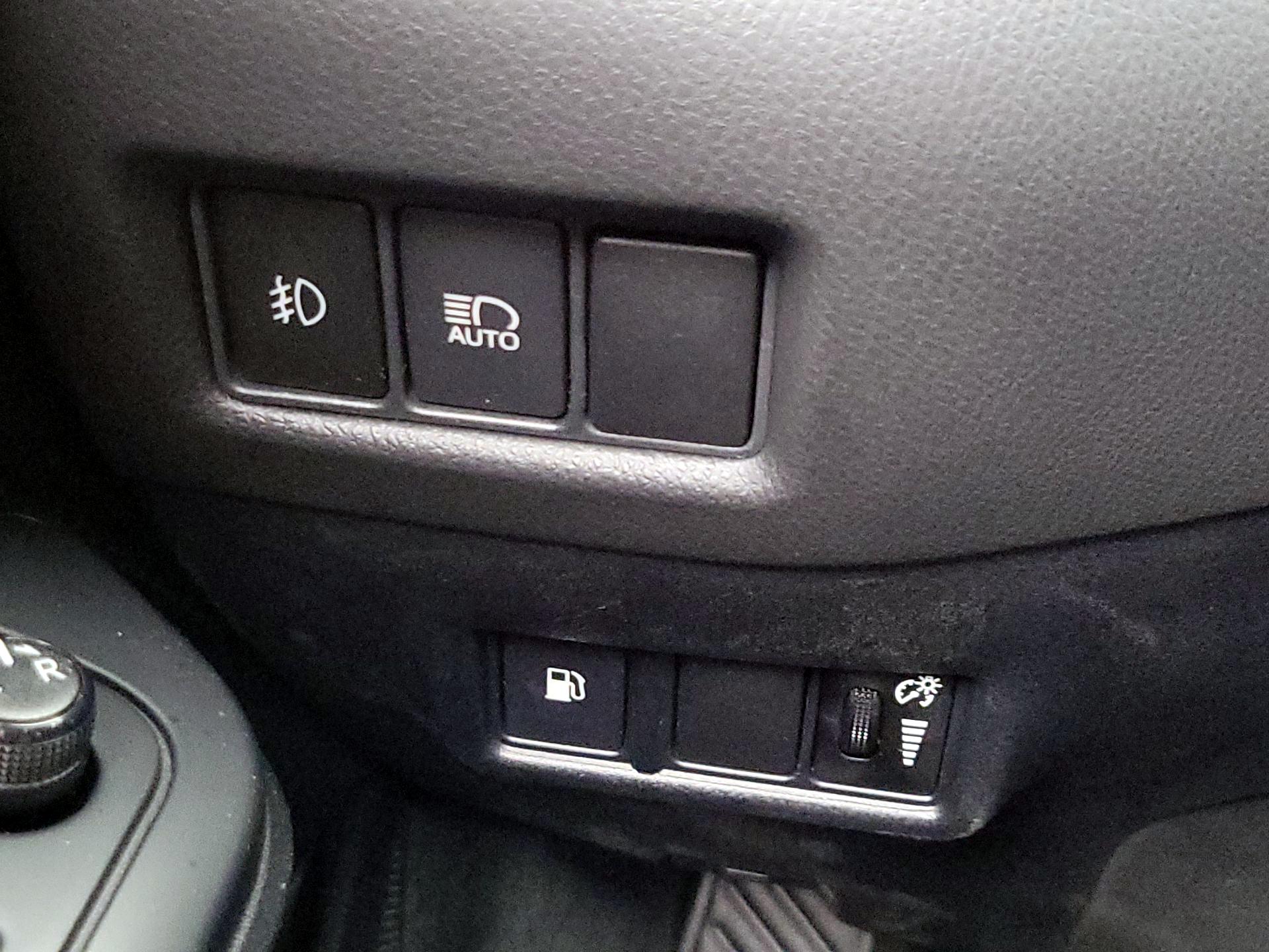 Thumbnail: 2018 Toyota C-HR - 13