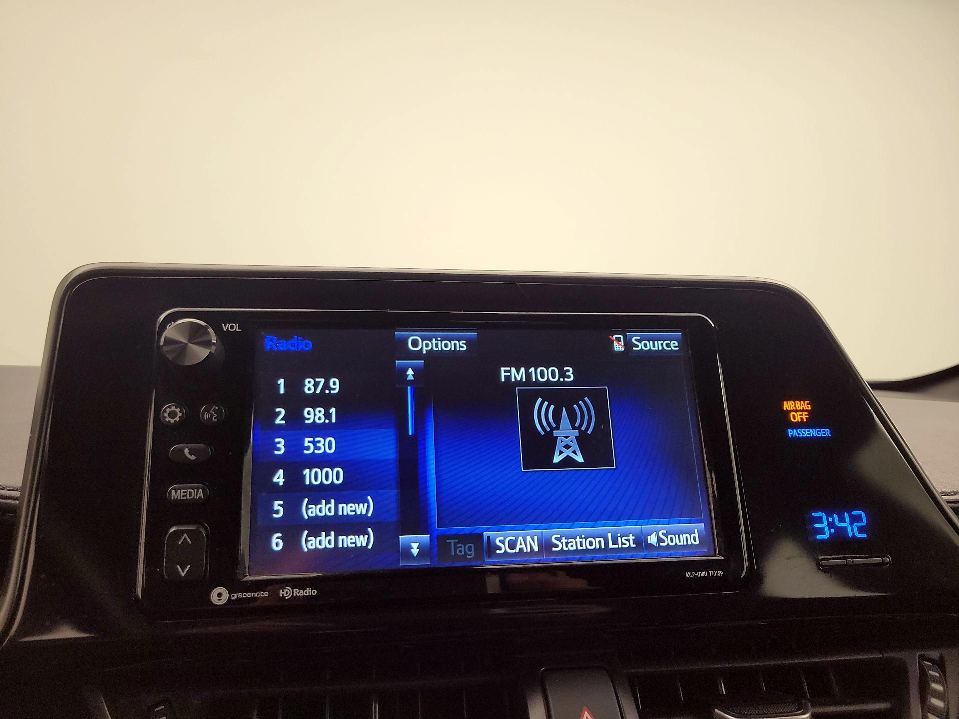 Thumbnail: 2018 Toyota C-HR - 15