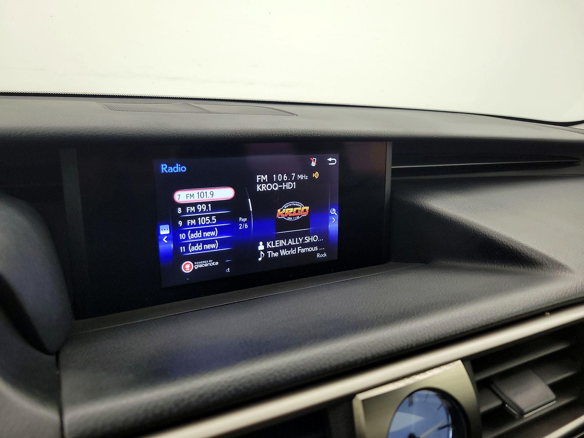 Thumbnail: 2018 Lexus IS - 15