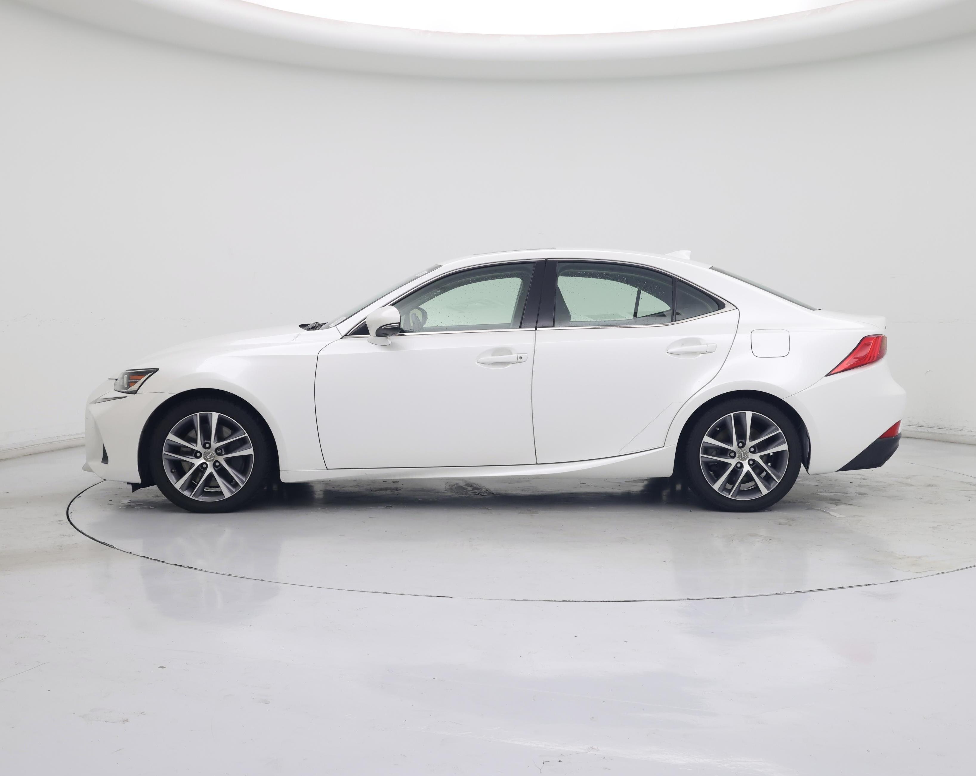 Thumbnail: 2018 Lexus IS - 3