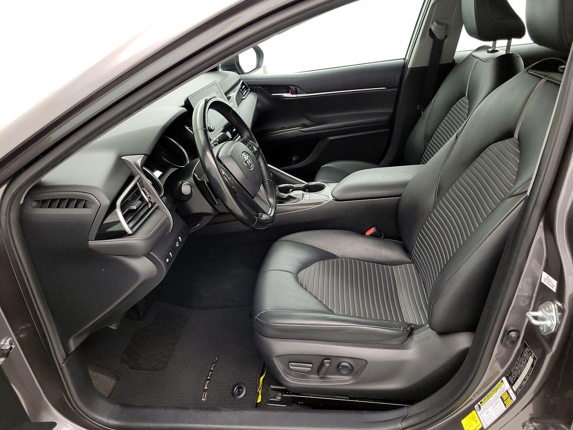 Thumbnail: 2022 Toyota Camry - 11