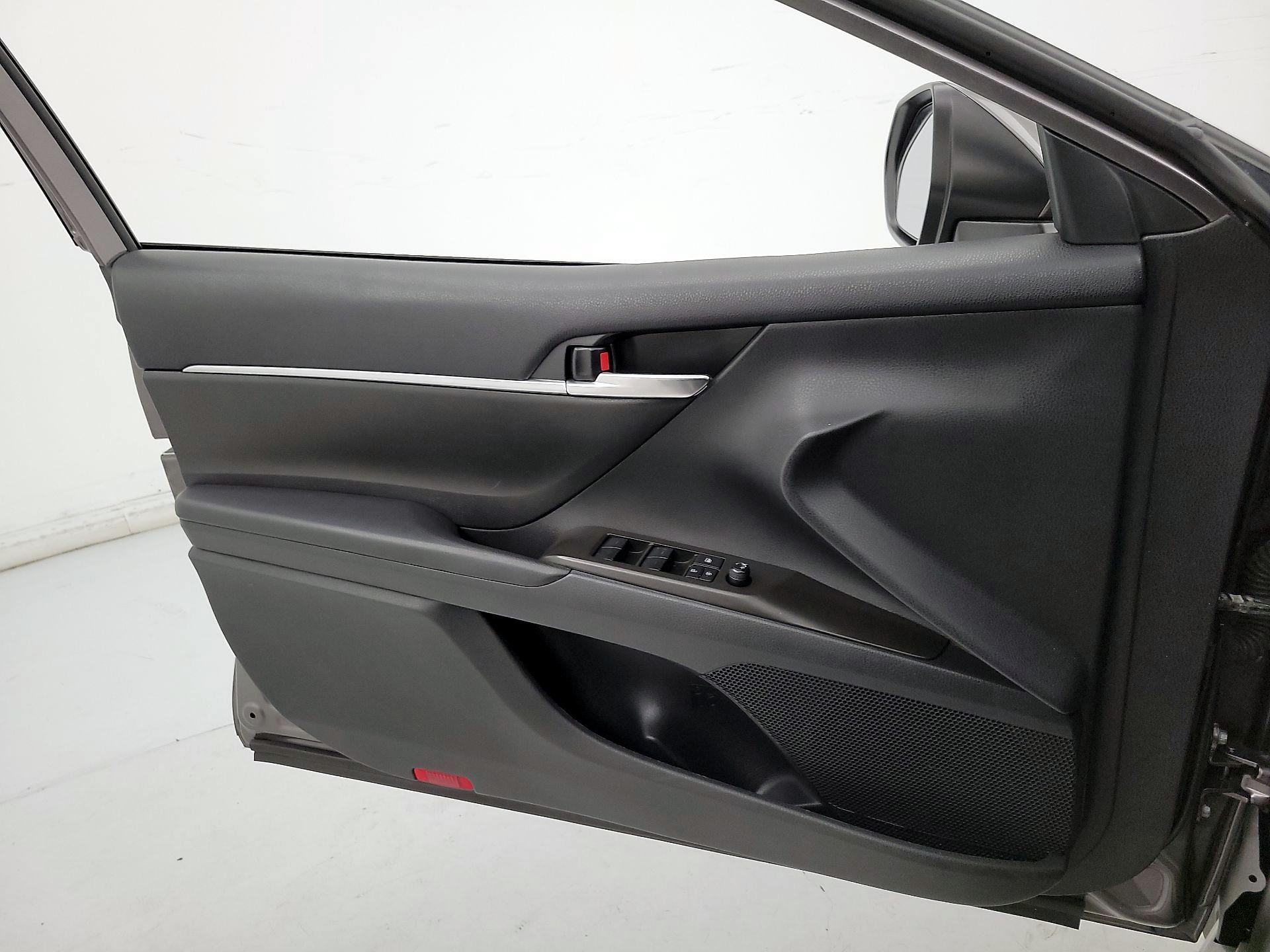 Thumbnail: 2022 Toyota Camry - 12