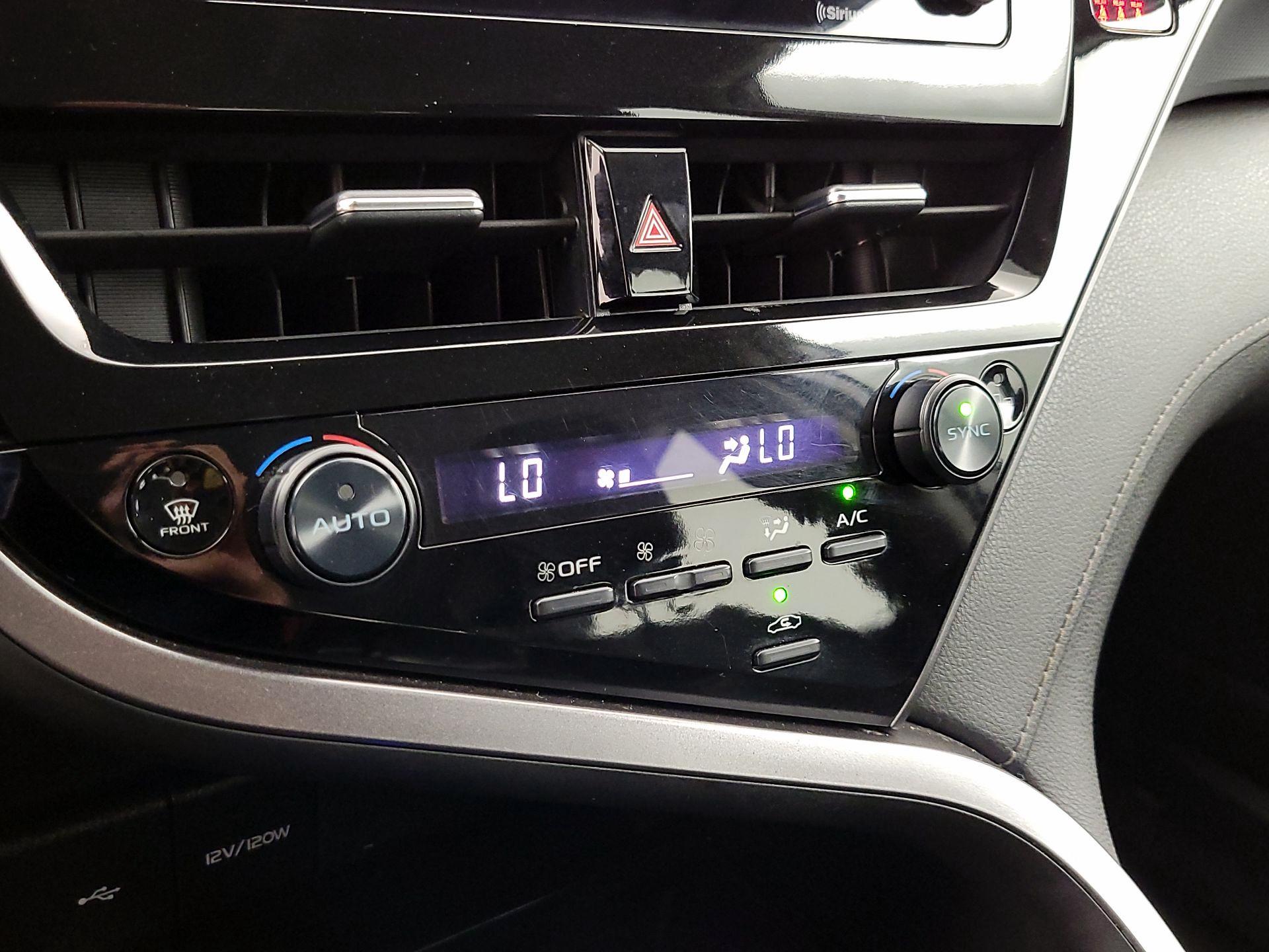 Thumbnail: 2022 Toyota Camry - 16