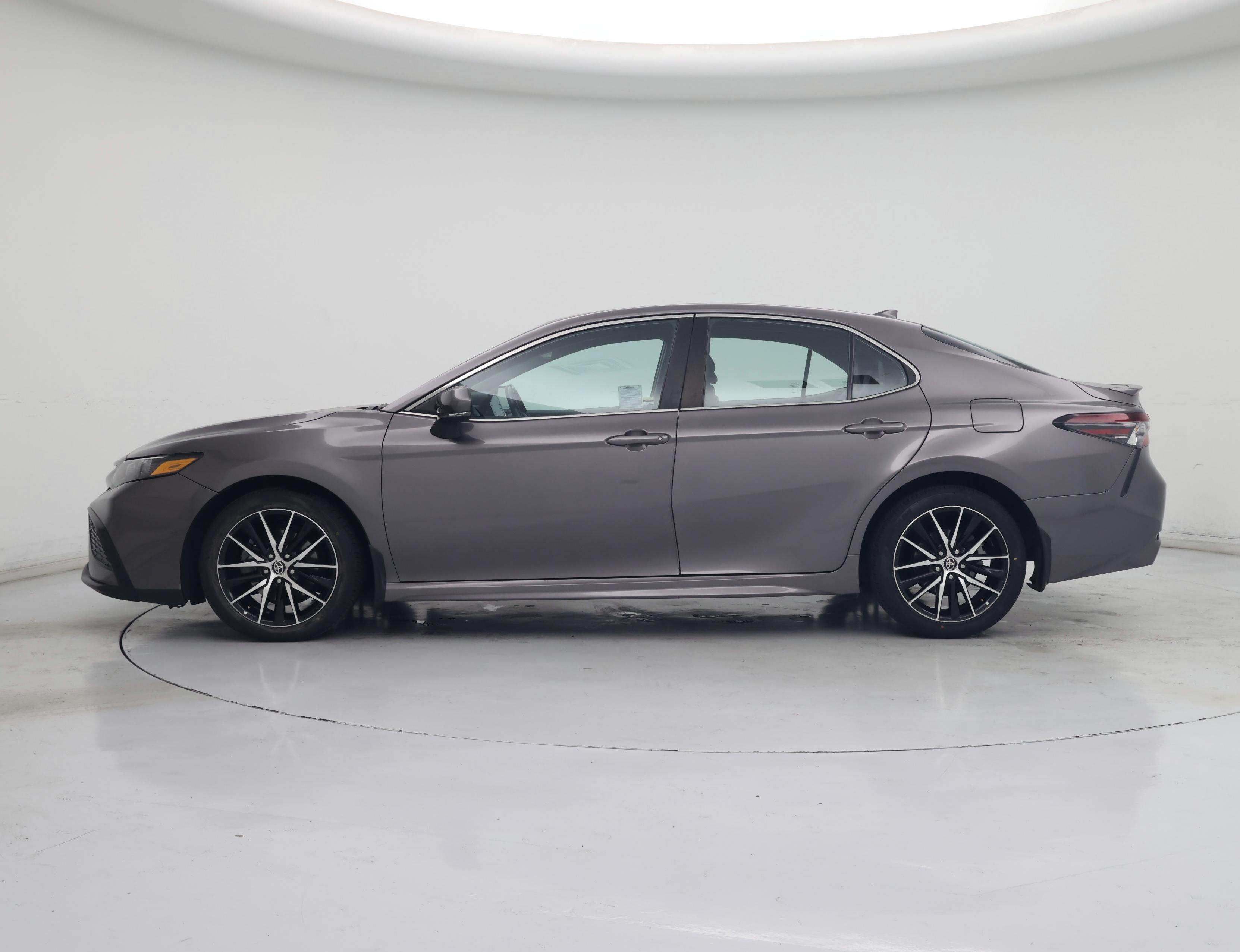 Thumbnail: 2022 Toyota Camry - 3