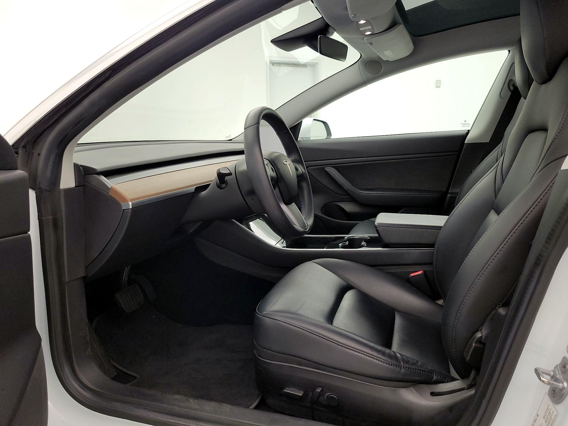 Thumbnail: 2019 Tesla Model 3 - 11