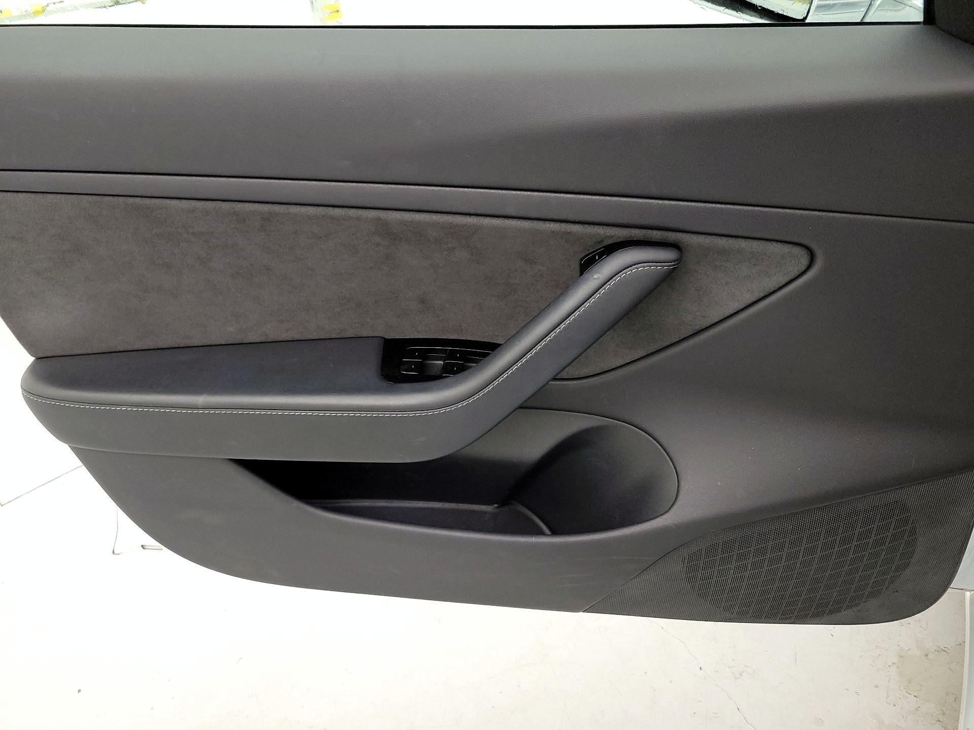 Thumbnail: 2019 Tesla Model 3 - 12