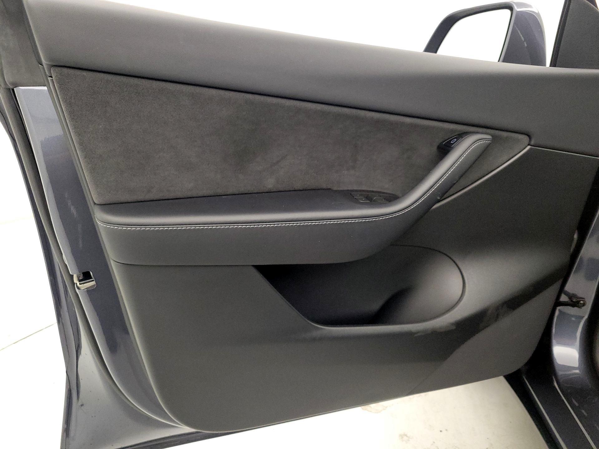 Thumbnail: 2022 Tesla Model Y - 12