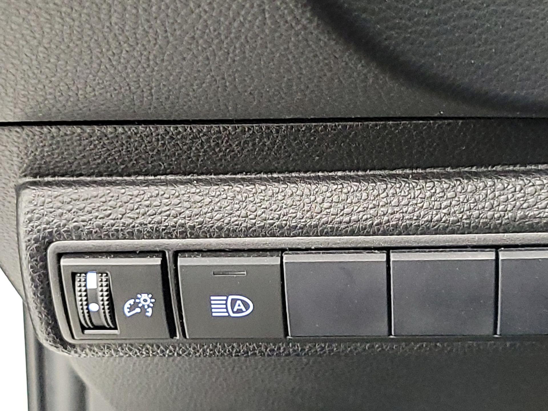 Thumbnail: 2021 Toyota Corolla - 13