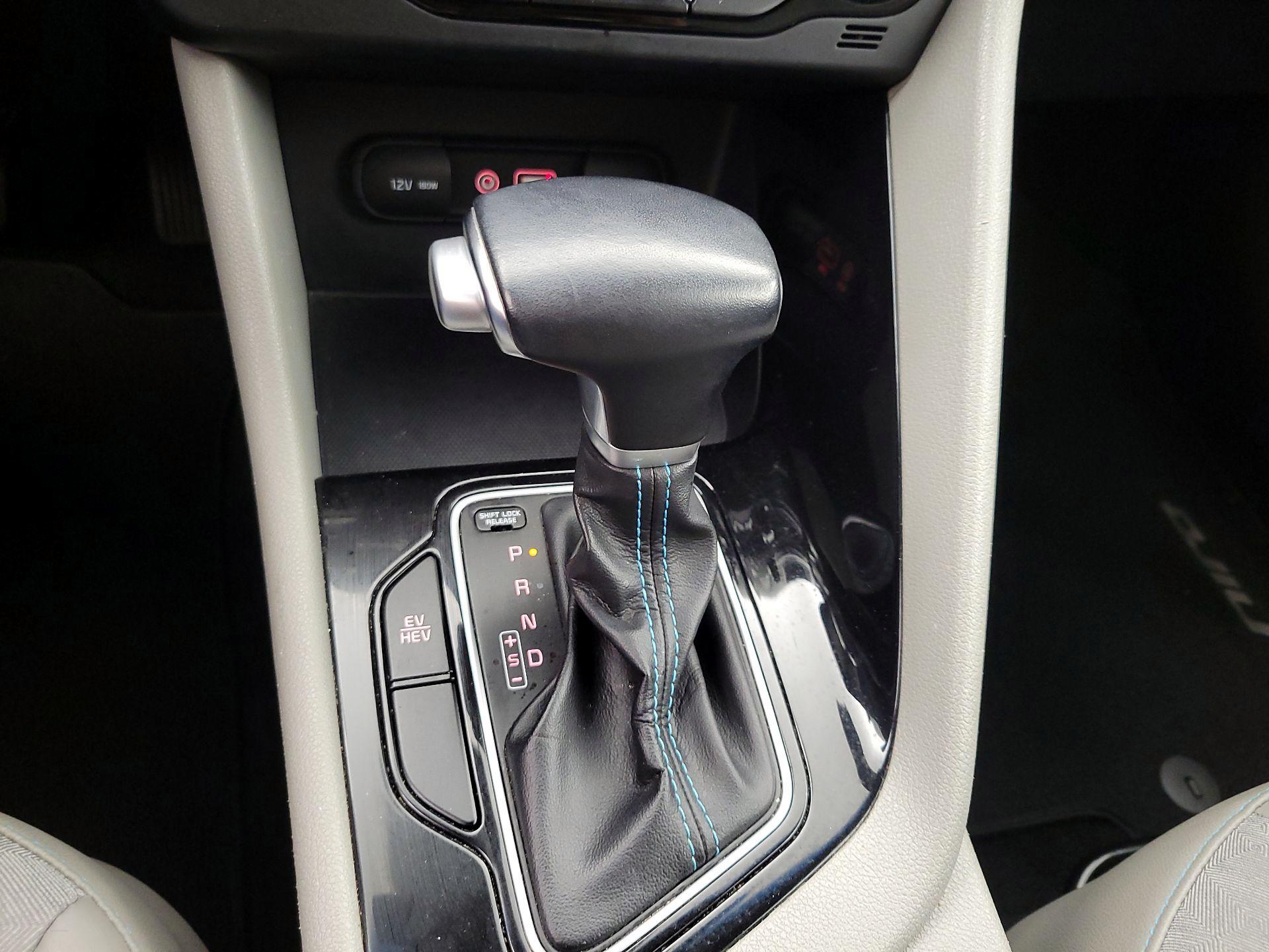 Thumbnail: 2018 Kia Niro - 17