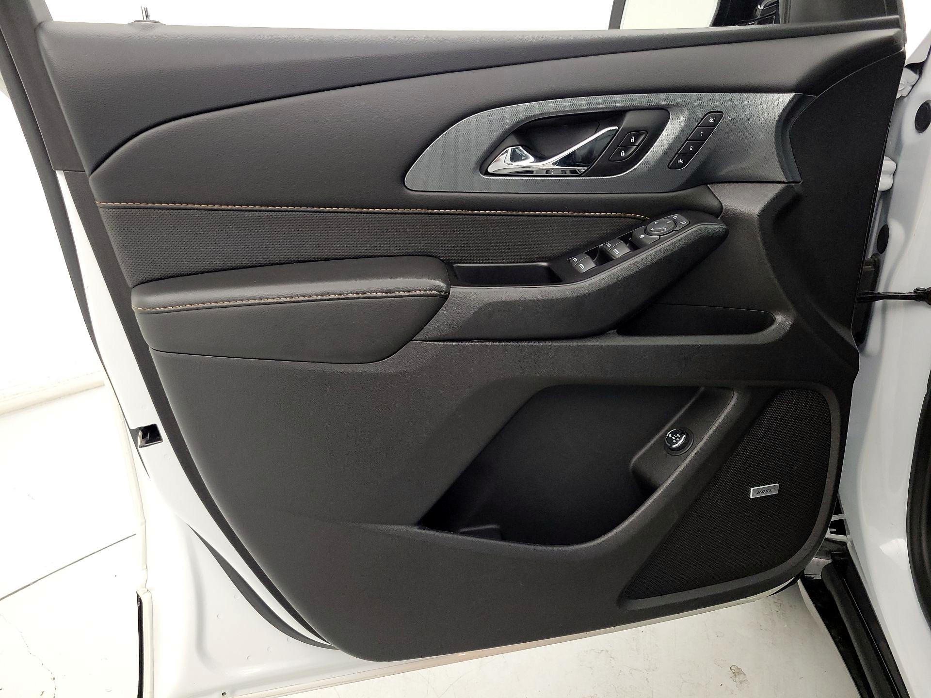 Thumbnail: 2020 Chevrolet Traverse - 12