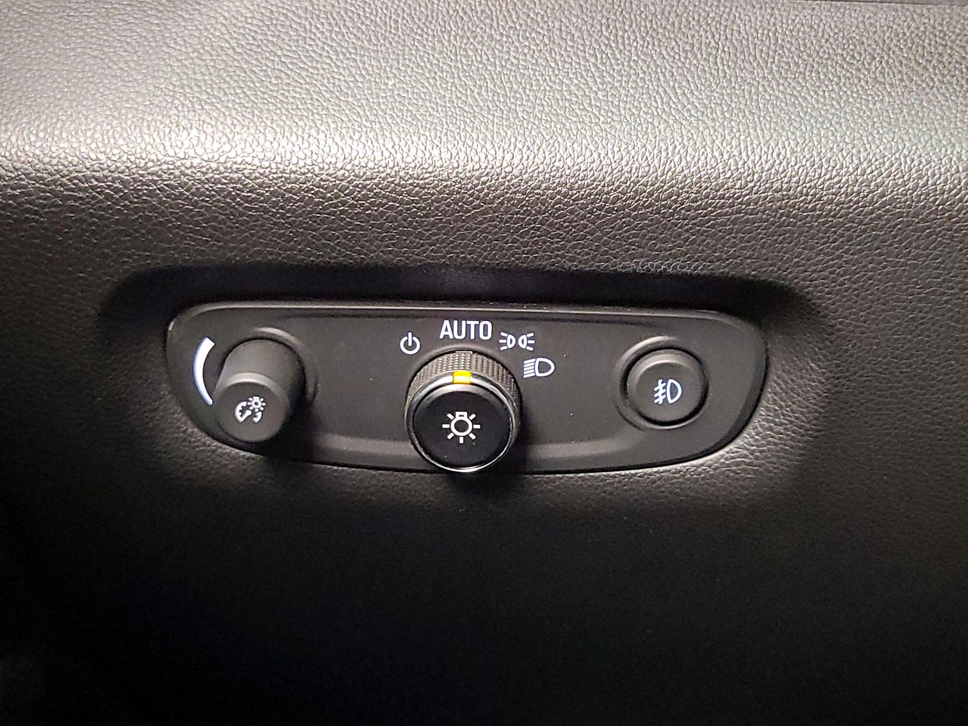 Thumbnail: 2020 Chevrolet Traverse - 13