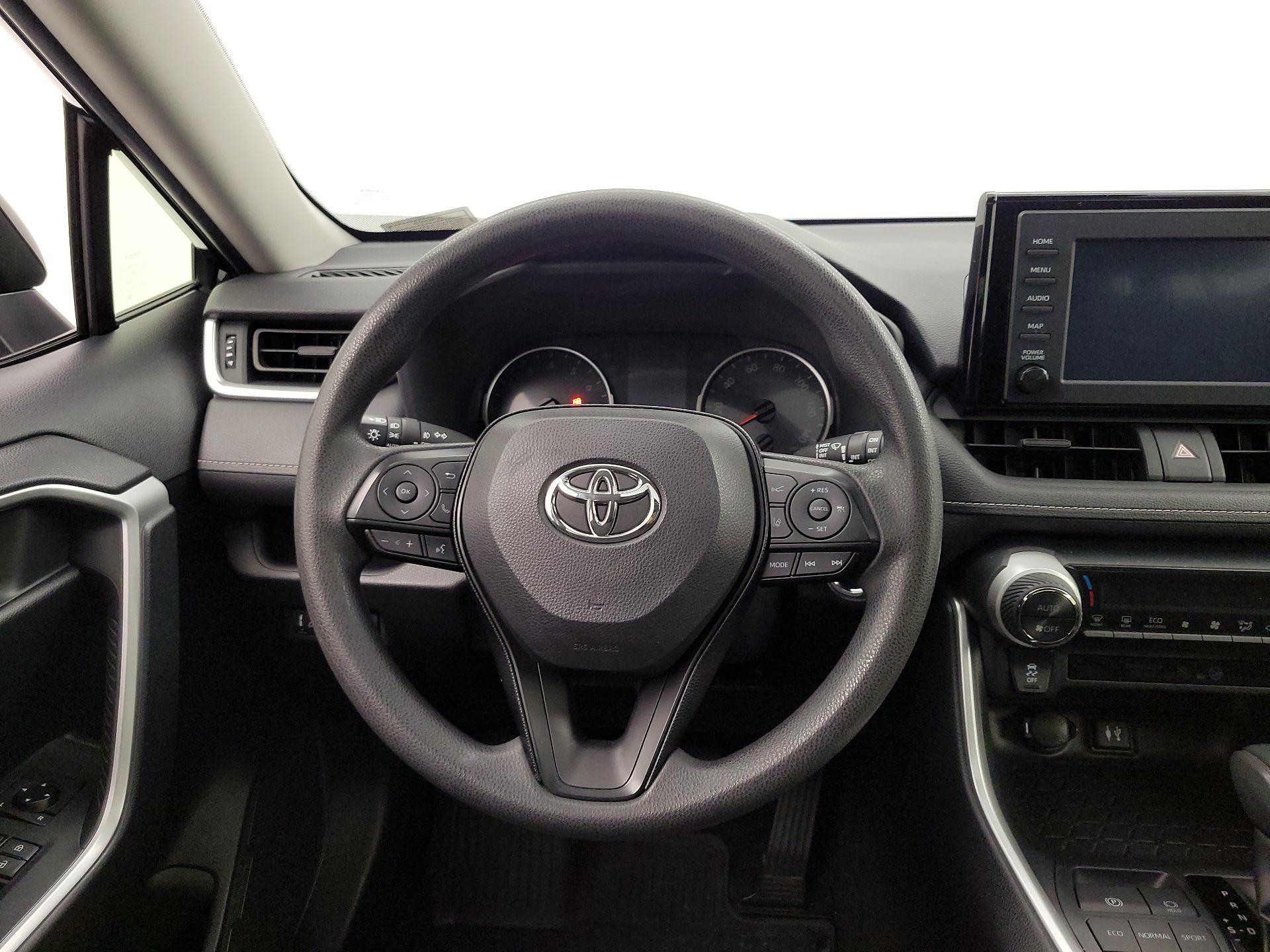 Thumbnail: 2019 Toyota RAV4 - 10