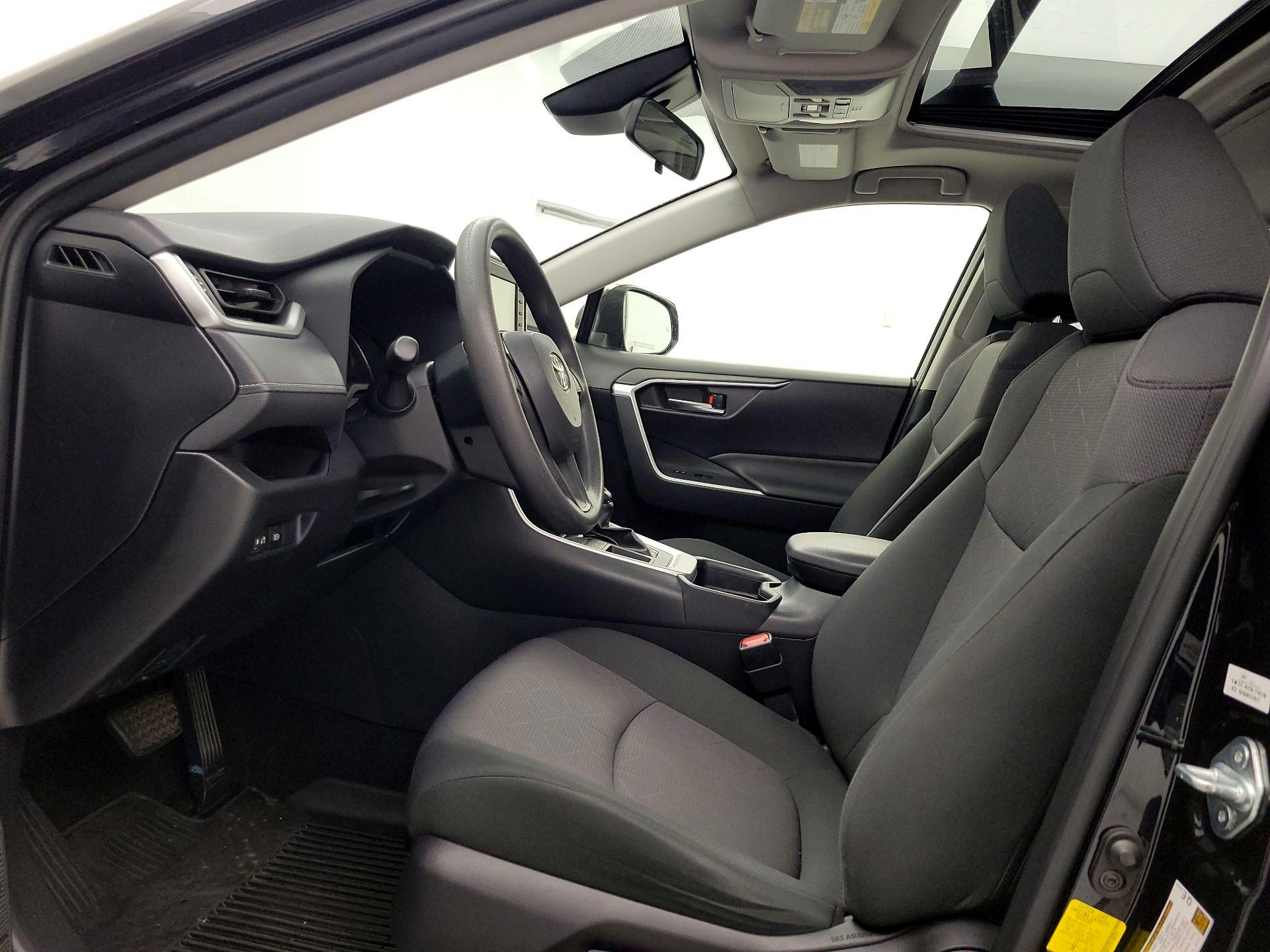 Thumbnail: 2019 Toyota RAV4 - 11