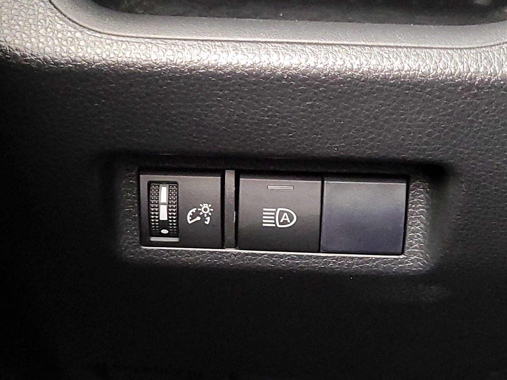 Thumbnail: 2019 Toyota RAV4 - 13