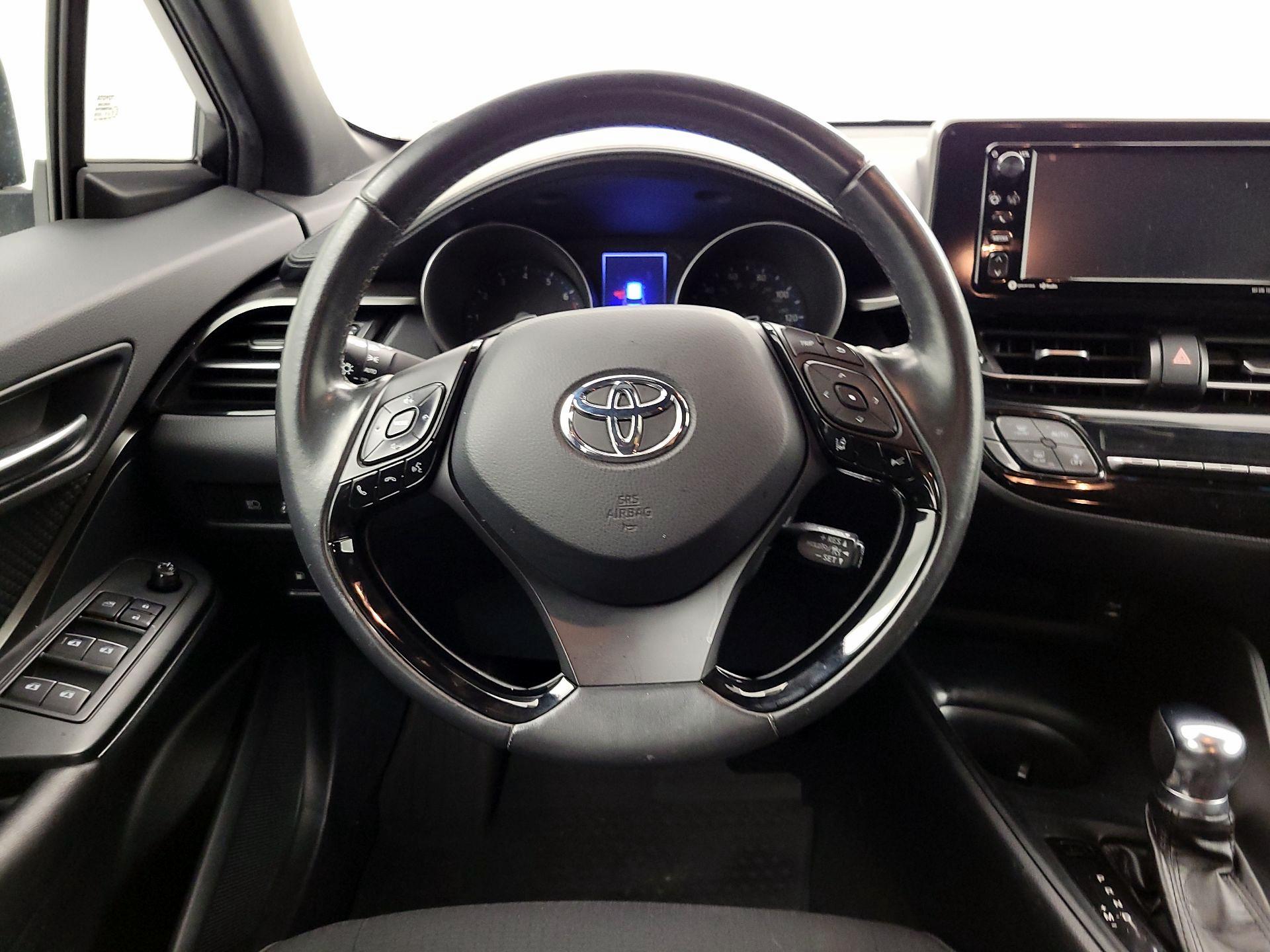 Thumbnail: 2018 Toyota C-HR - 10