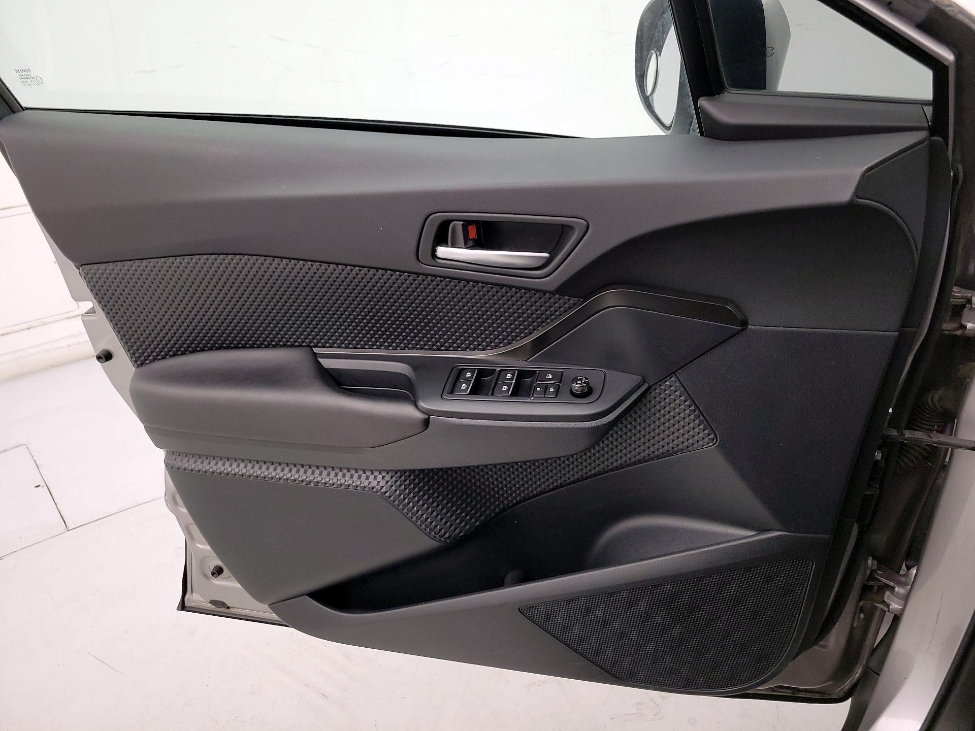 Thumbnail: 2018 Toyota C-HR - 12