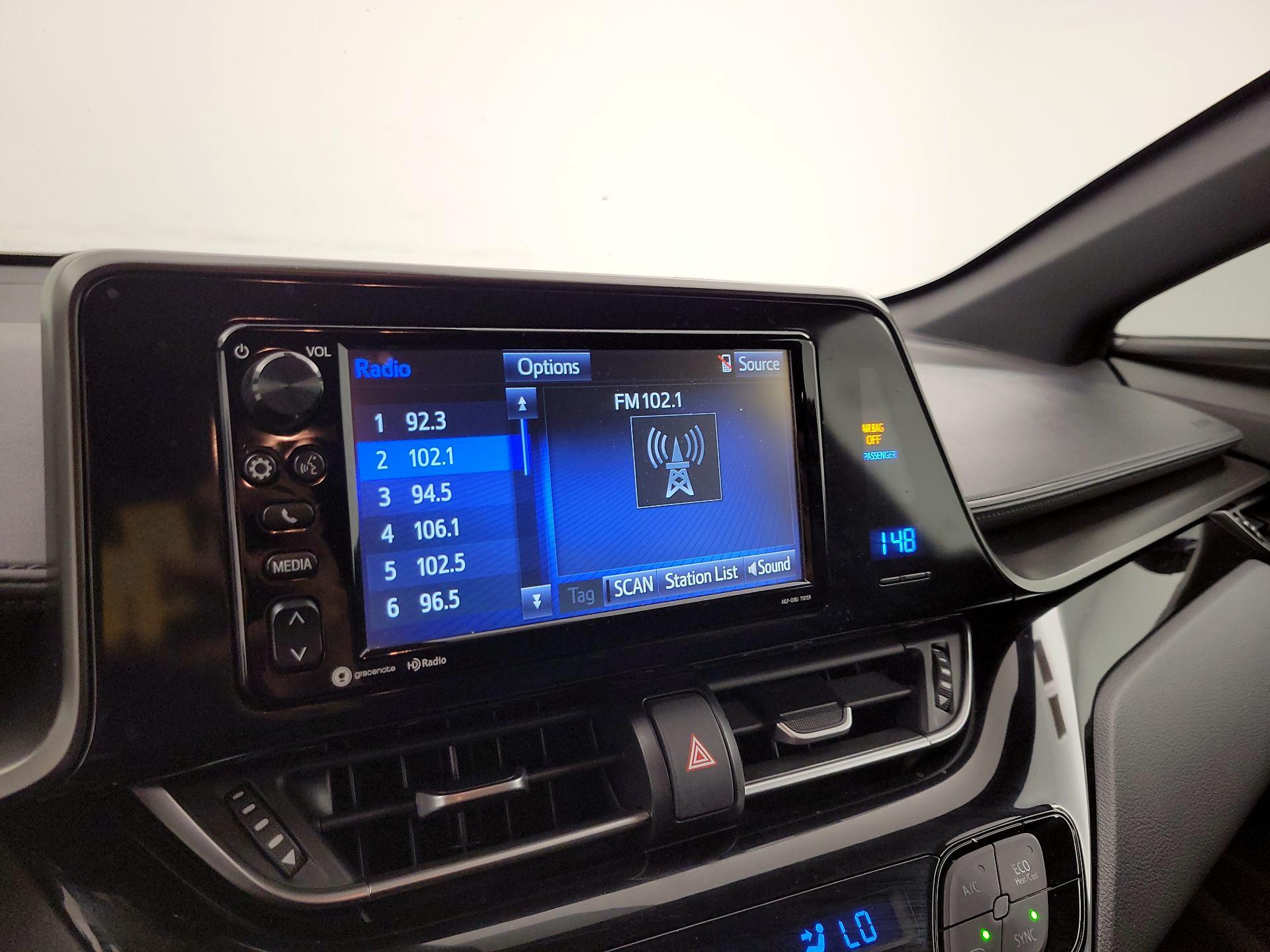 Thumbnail: 2018 Toyota C-HR - 15