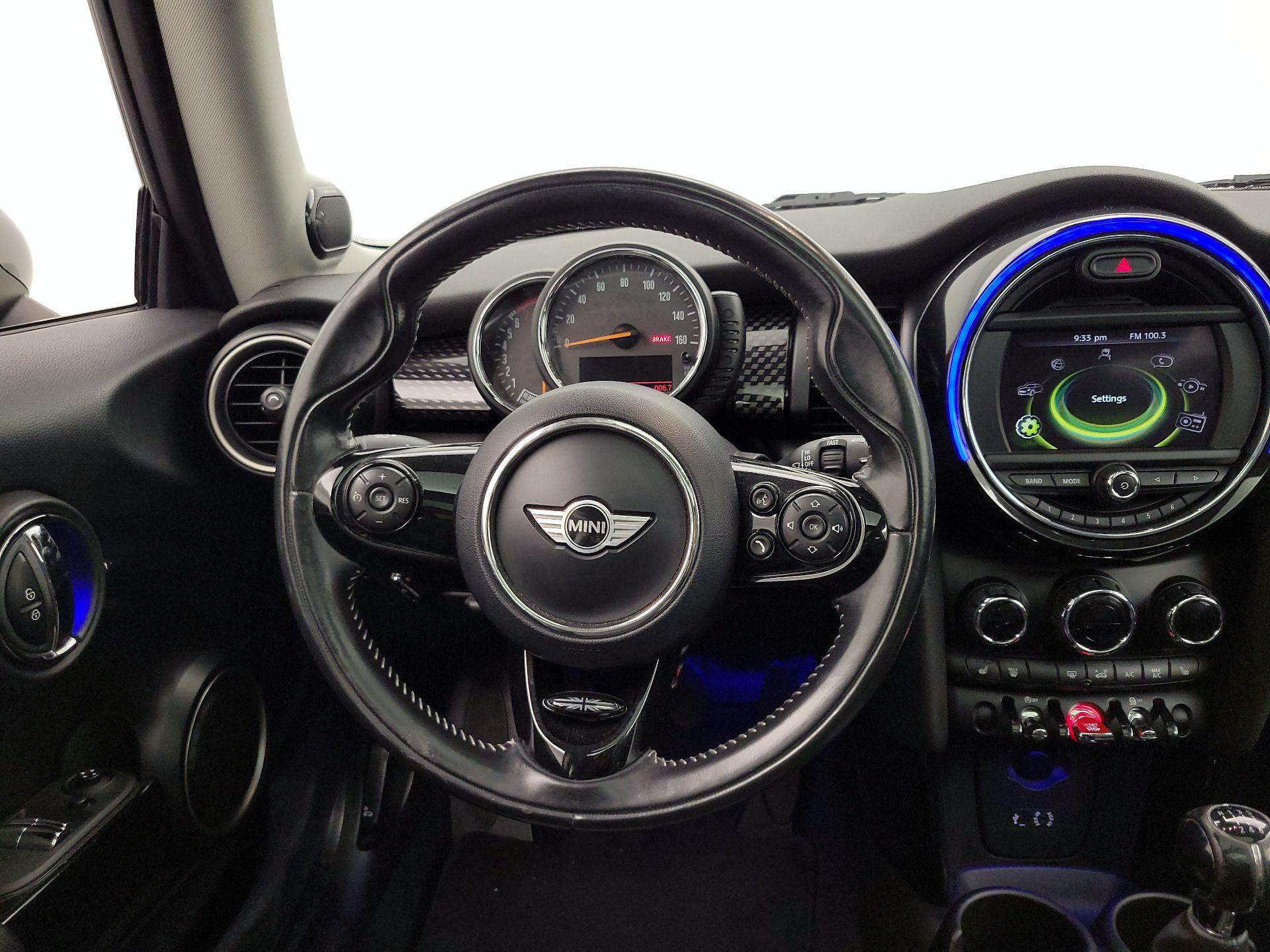 Thumbnail: 2015 MINI Cooper Hardtop - 10