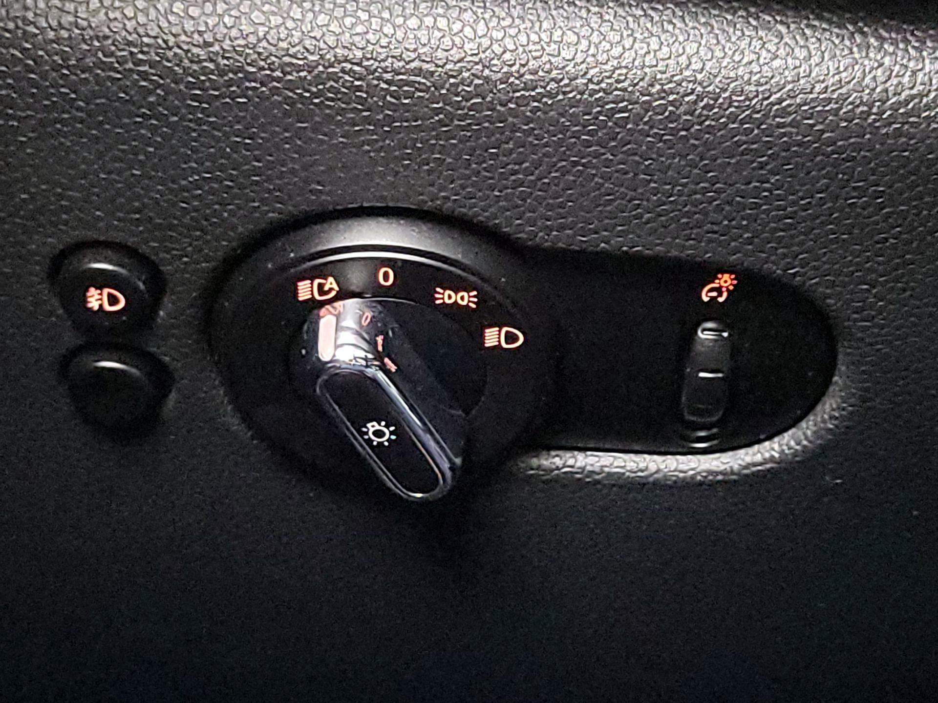 Thumbnail: 2015 MINI Cooper Hardtop - 13