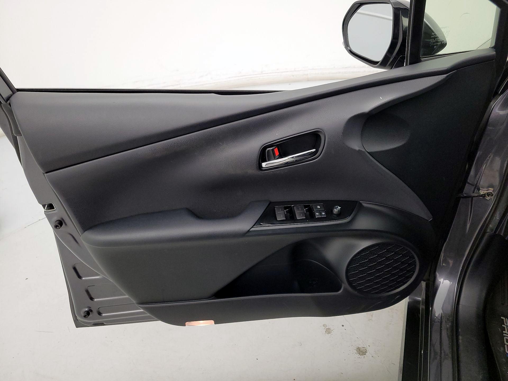 Thumbnail: 2020 Toyota Prius Prime - 12