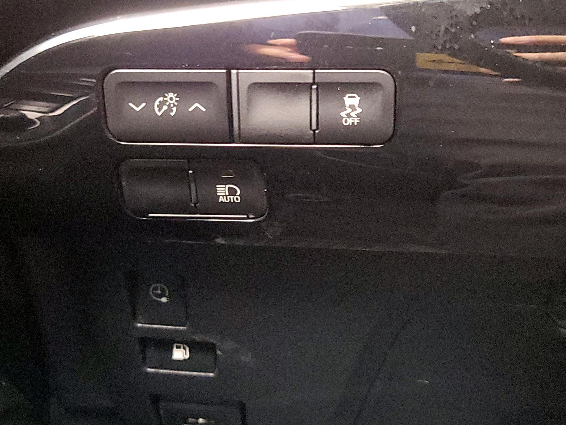 Thumbnail: 2020 Toyota Prius Prime - 13