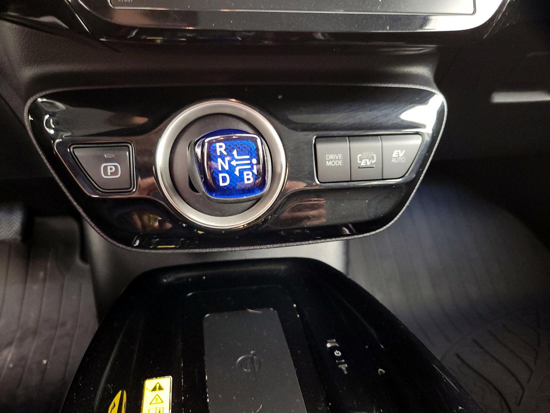 Thumbnail: 2020 Toyota Prius Prime - 18